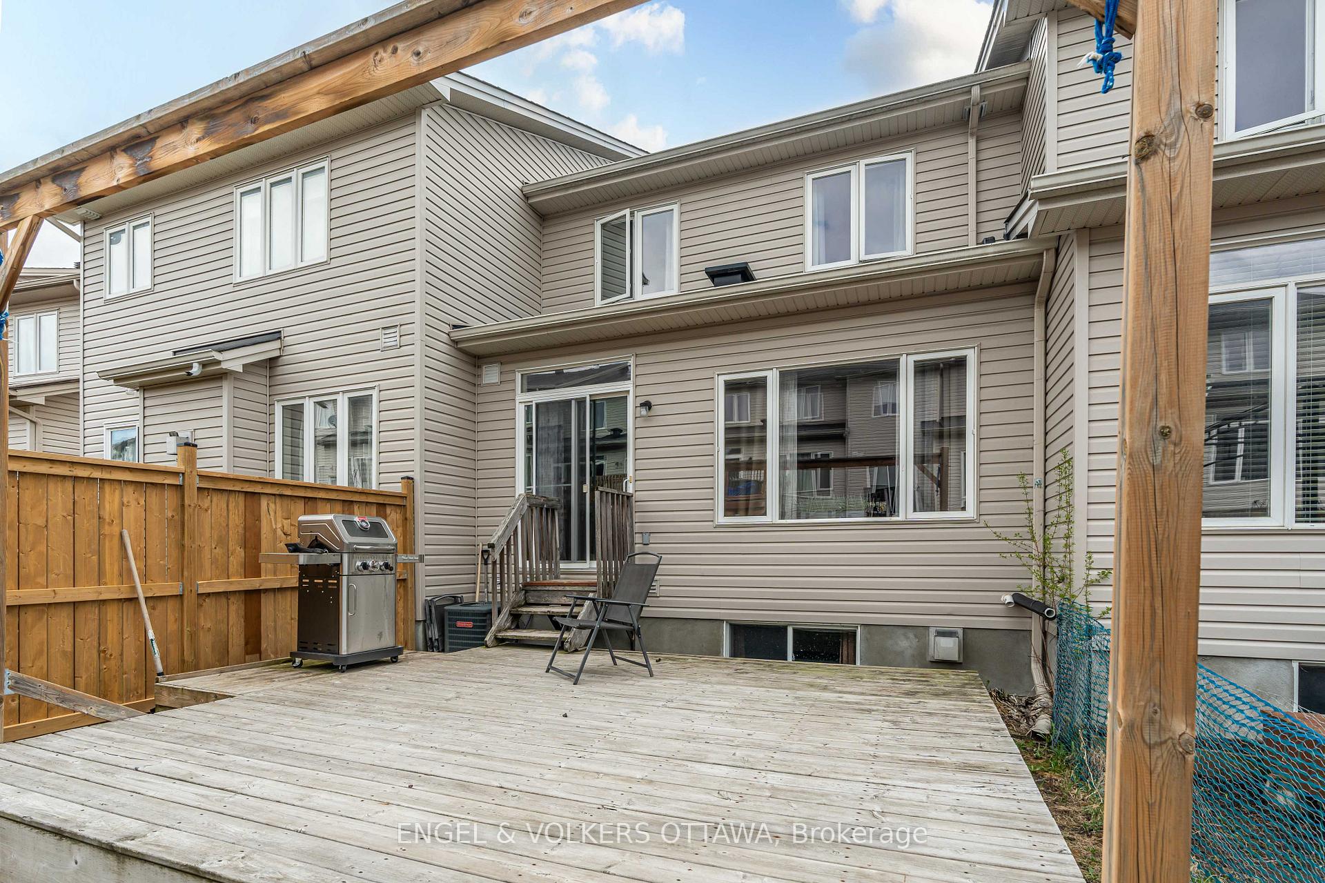 Photo 32 of 217 Rolling Meadow Crescent, Ottawa, Mer Bleue/Bradley Estates/Anderson Park — HOMEH