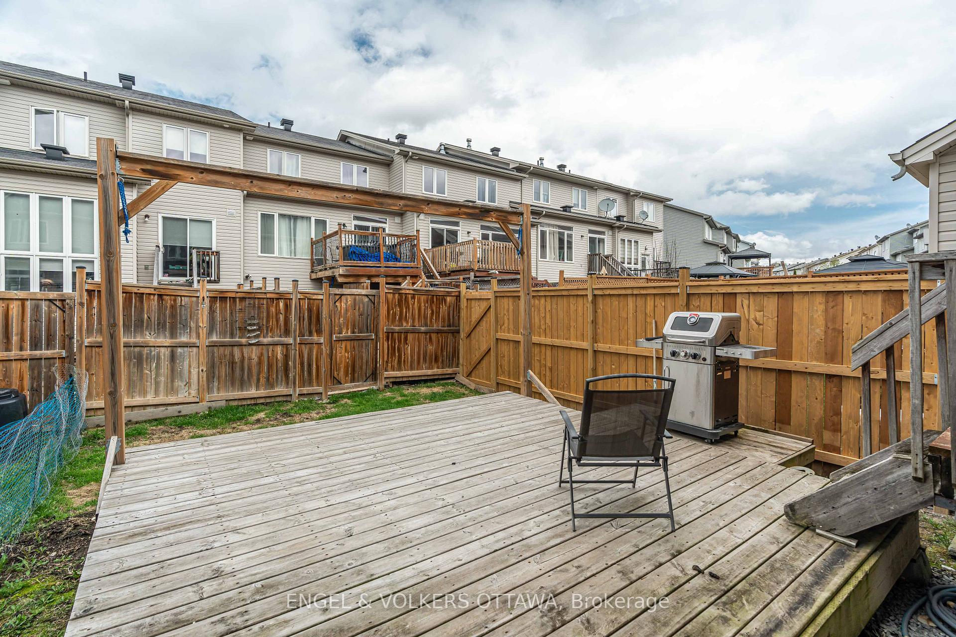 Photo 33 of 217 Rolling Meadow Crescent, Ottawa, Mer Bleue/Bradley Estates/Anderson Park — HOMEH