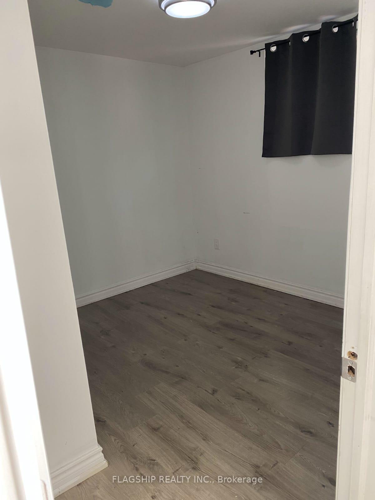 Photo 3 of 127 Cabot Street, Oshawa, Vanier — HOMEH