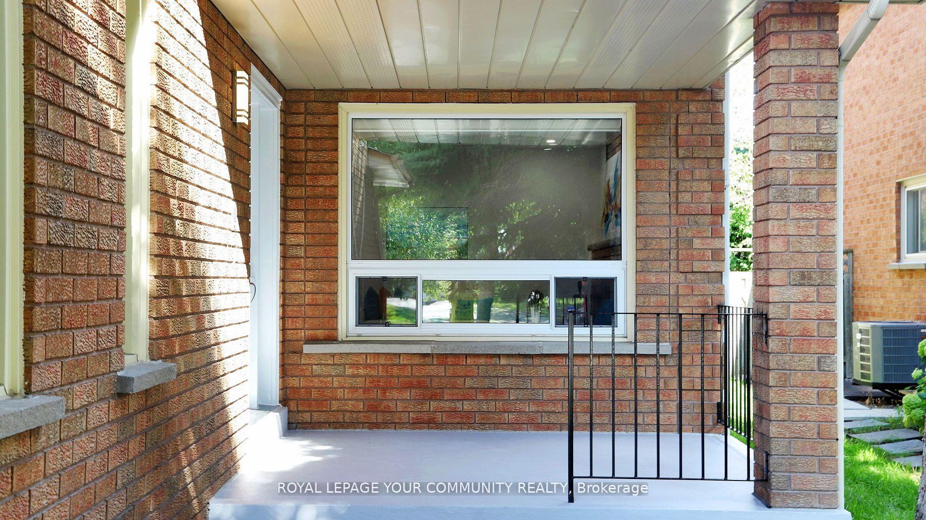 Photo 3 of 32 Muster Court, Markham, Buttonville — HOMEH