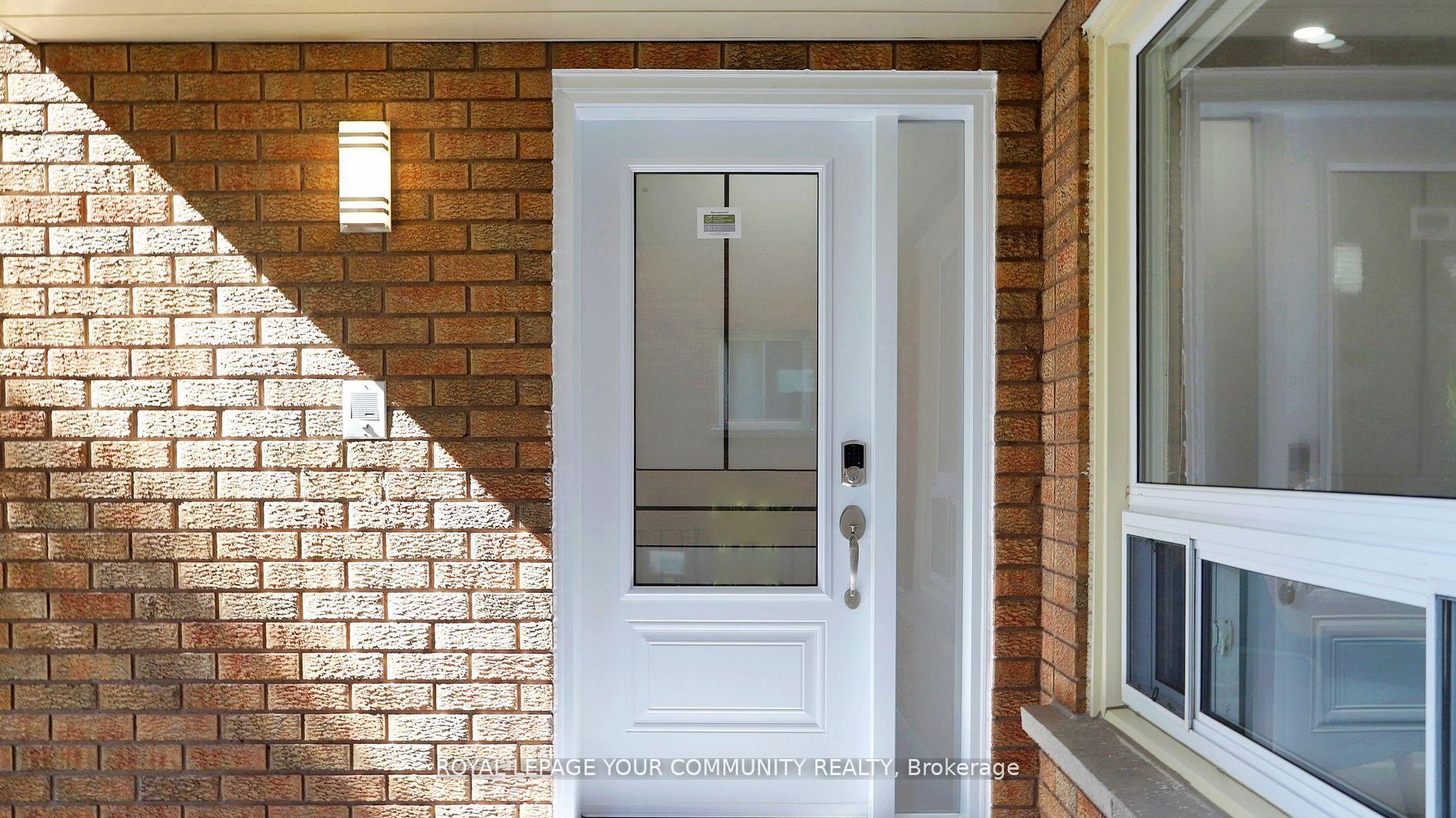 Photo 4 of 32 Muster Court, Markham, Buttonville — HOMEH