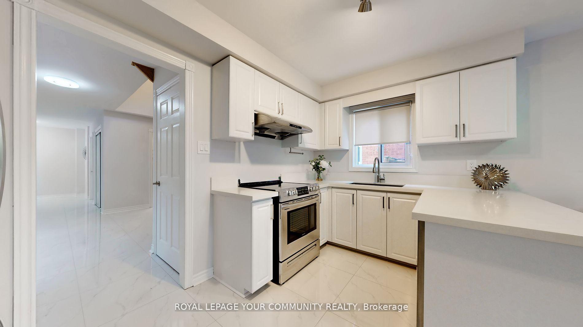 Photo 14 of 32 Muster Court, Markham, Buttonville — HOMEH