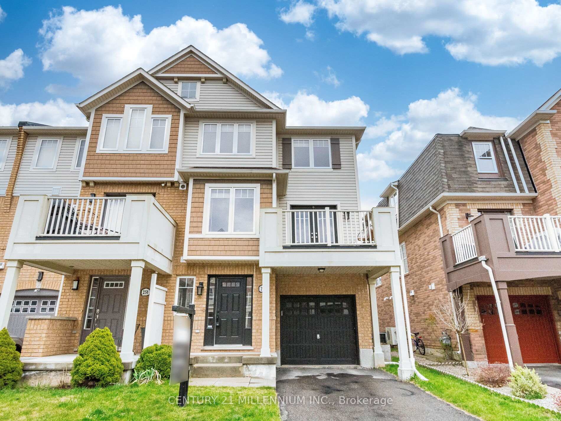 Front of 260 Wetenhall Landing
