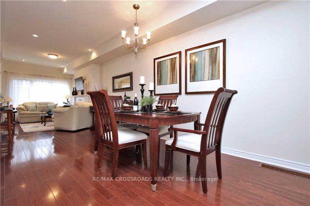 Photo 2 of 8 Black Locust Drive, Markham, Greensborough — HOMEH