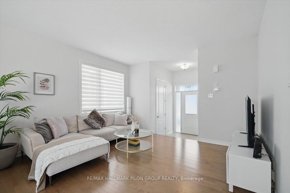 Photo 4 of 638 Crevier Walk, Ottawa, Chapel Hill South - Orleans Village — HOMEH