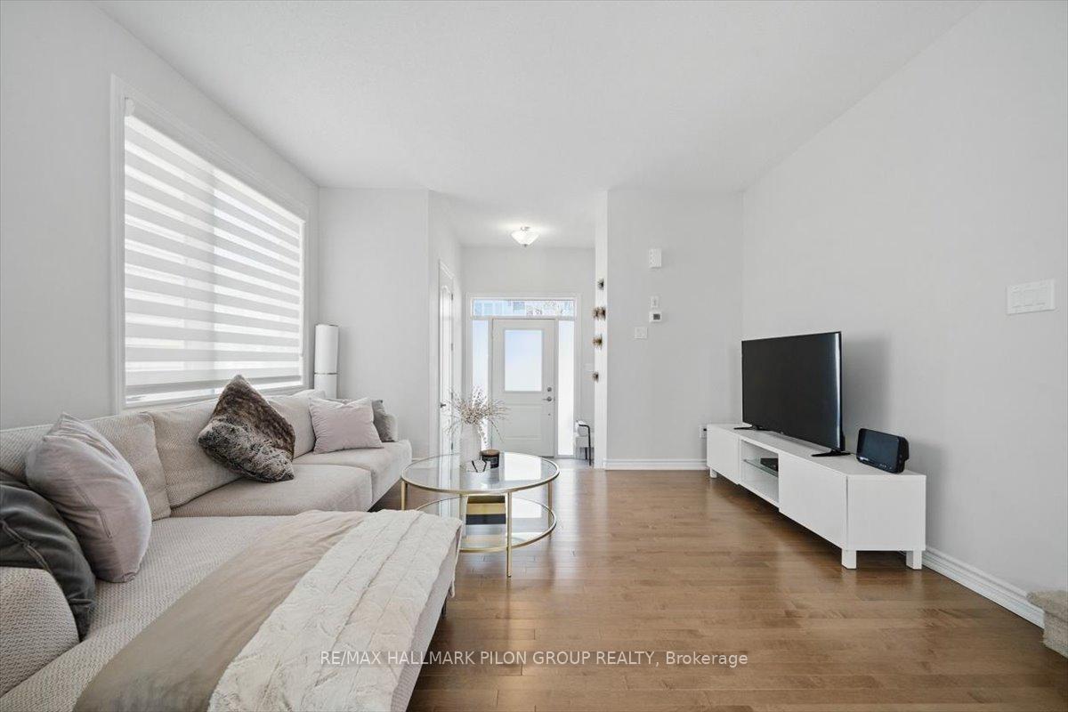 Photo 5 of 638 Crevier Walk, Ottawa, Chapel Hill South - Orleans Village — HOMEH