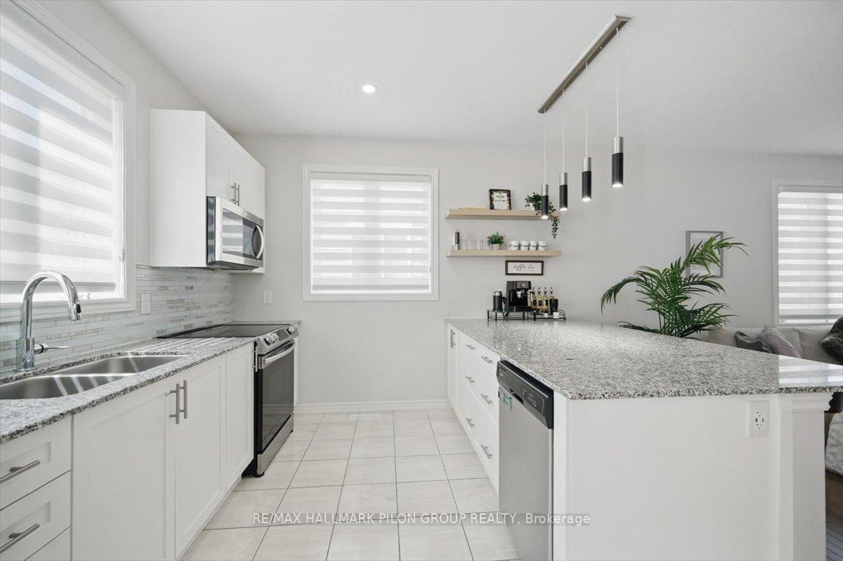 Photo 8 of 638 Crevier Walk, Ottawa, Chapel Hill South - Orleans Village — HOMEH