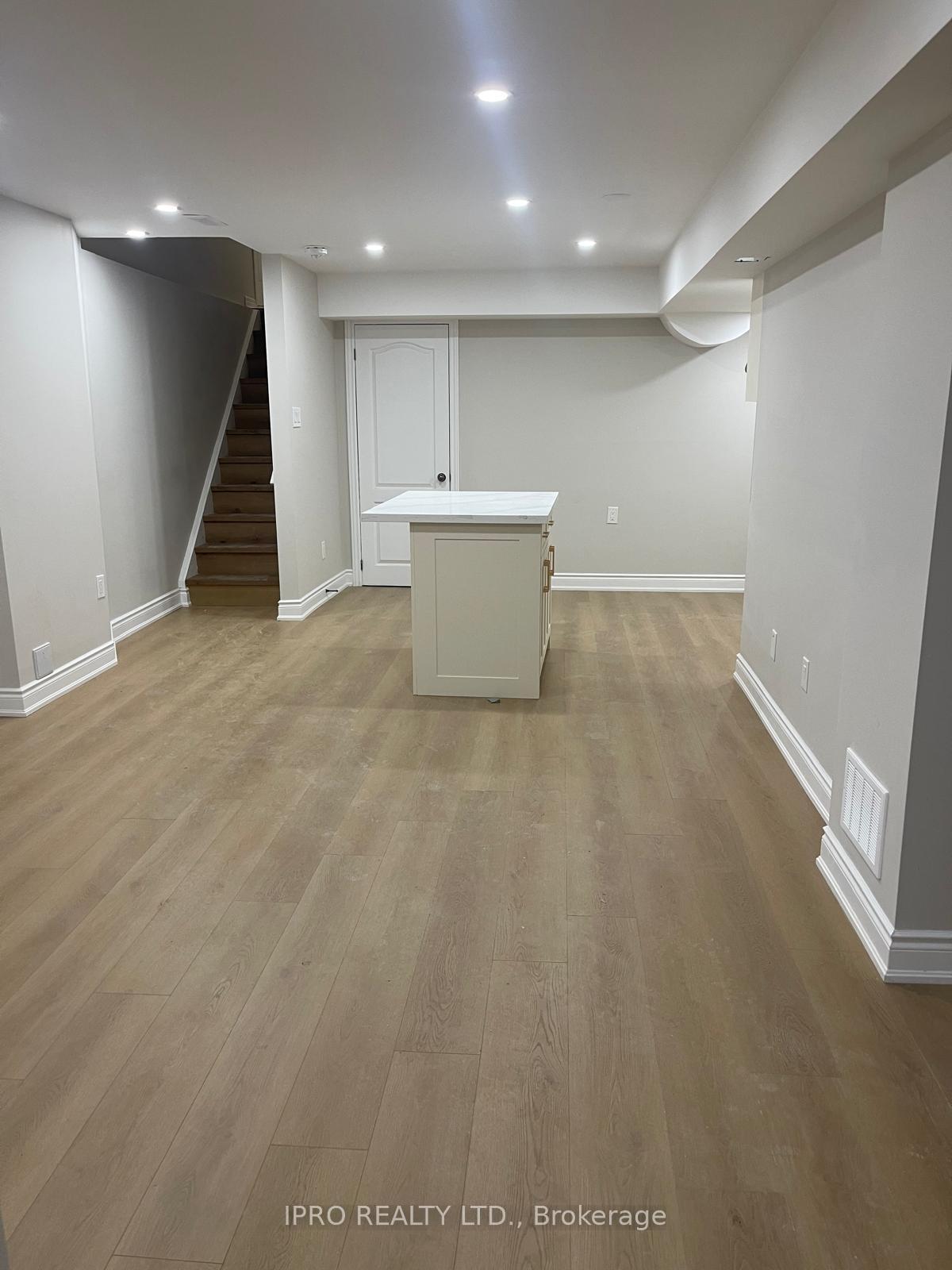 Photo 3 of Unit Basement, 370 Emmett Landing, Milton, Ford — HOMEH