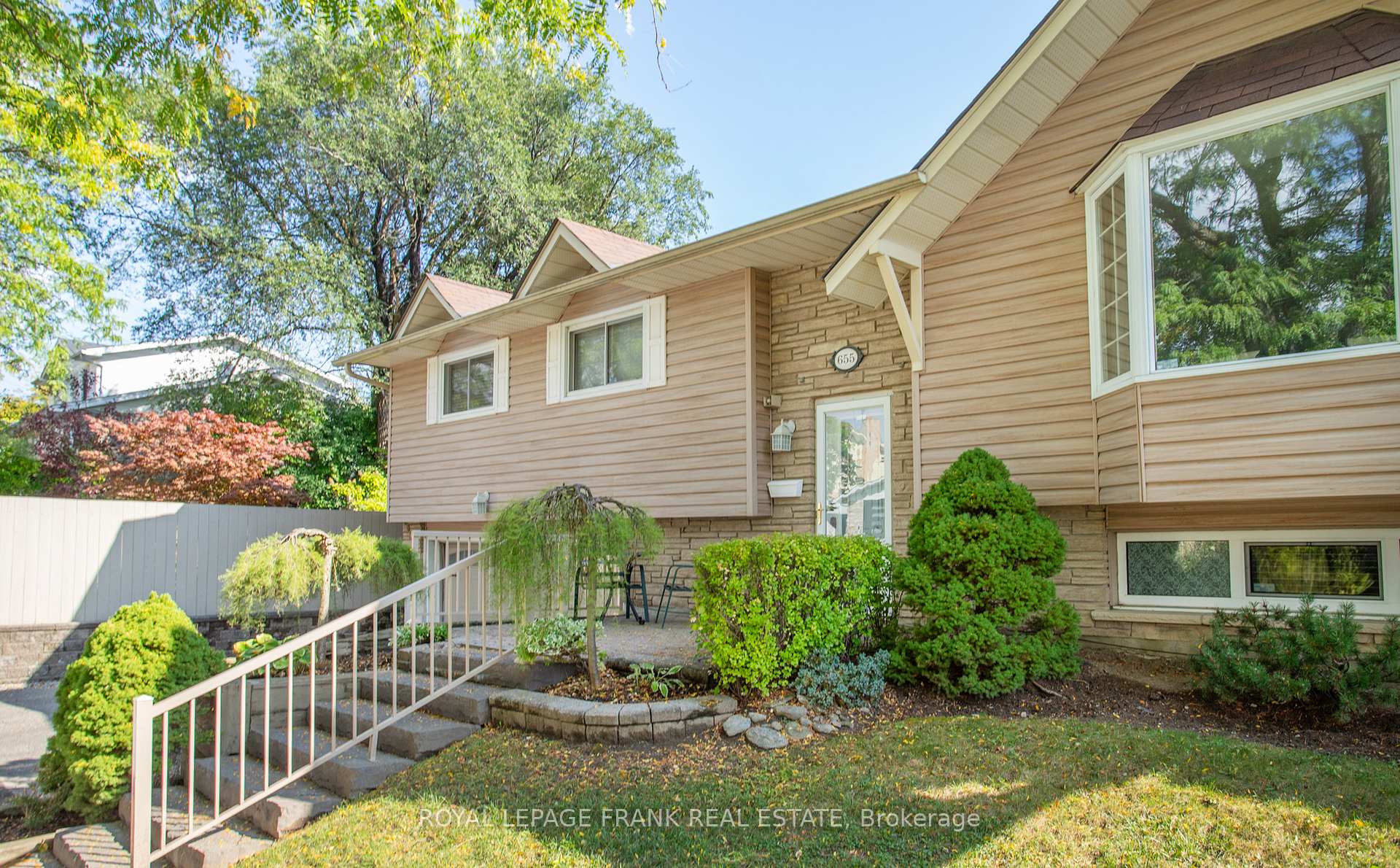 Photo 4 of 655 Bermuda Avenue, Oshawa, Northglen — HOMEH