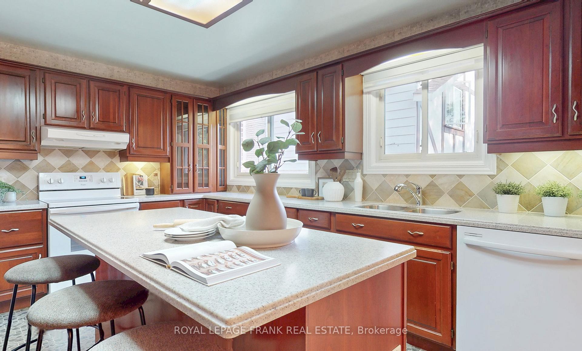 Photo 15 of 655 Bermuda Avenue, Oshawa, Northglen — HOMEH