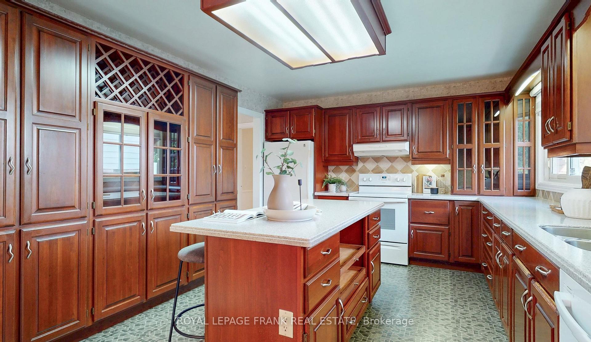 Photo 16 of 655 Bermuda Avenue, Oshawa, Northglen — HOMEH