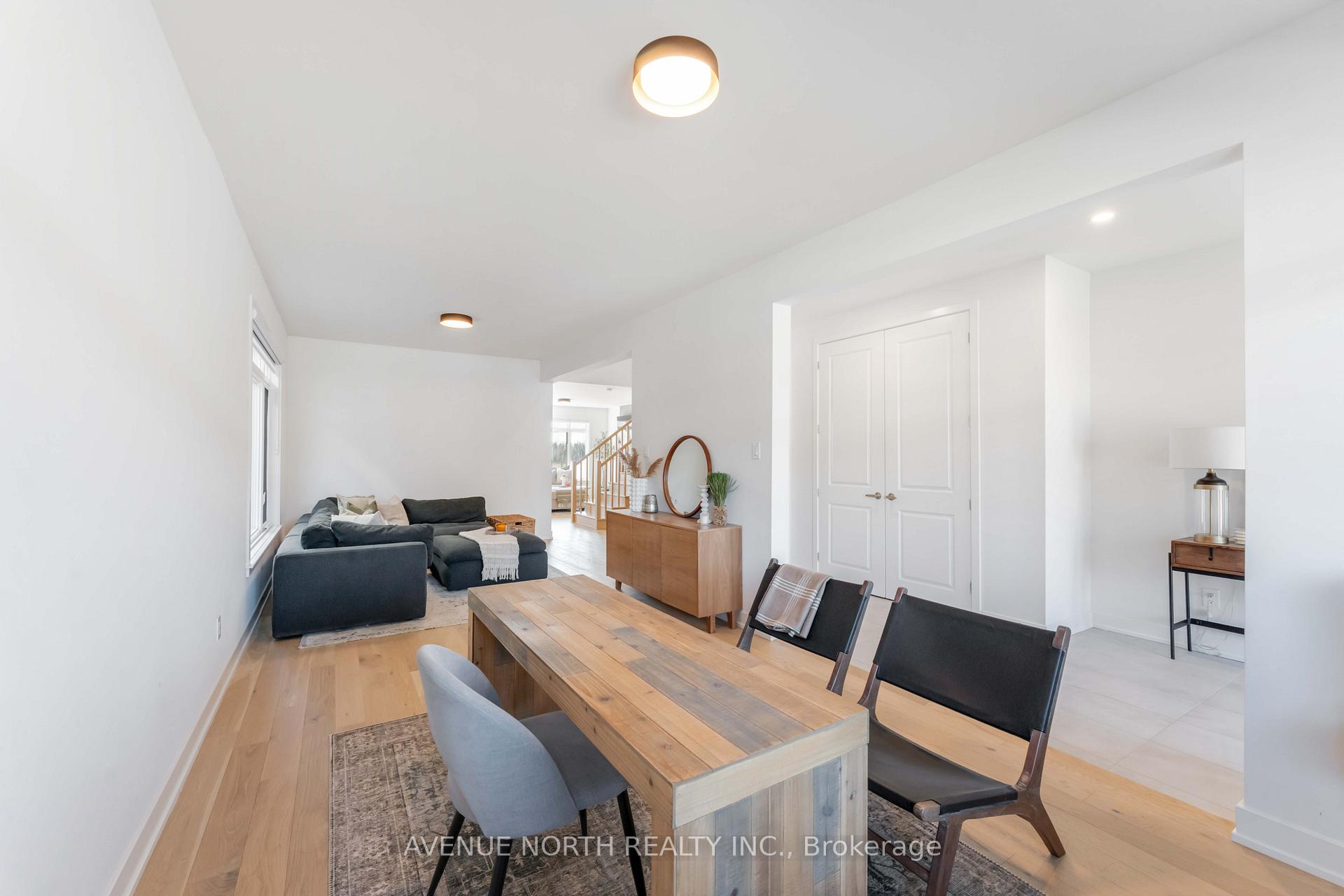 Photo 4 of 136 Winterhaven Drive, Ottawa, Mer Bleue/Bradley Estates/Anderson Park — HOMEH