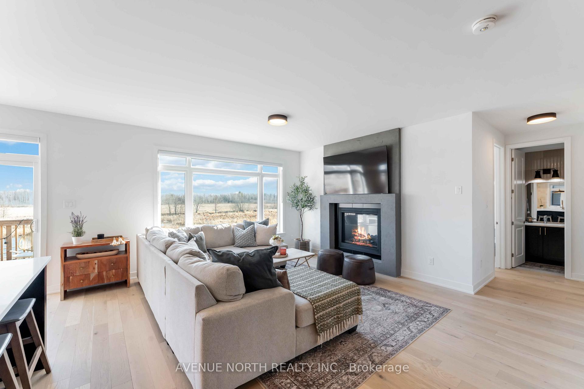 Photo 9 of 136 Winterhaven Drive, Ottawa, Mer Bleue/Bradley Estates/Anderson Park — HOMEH