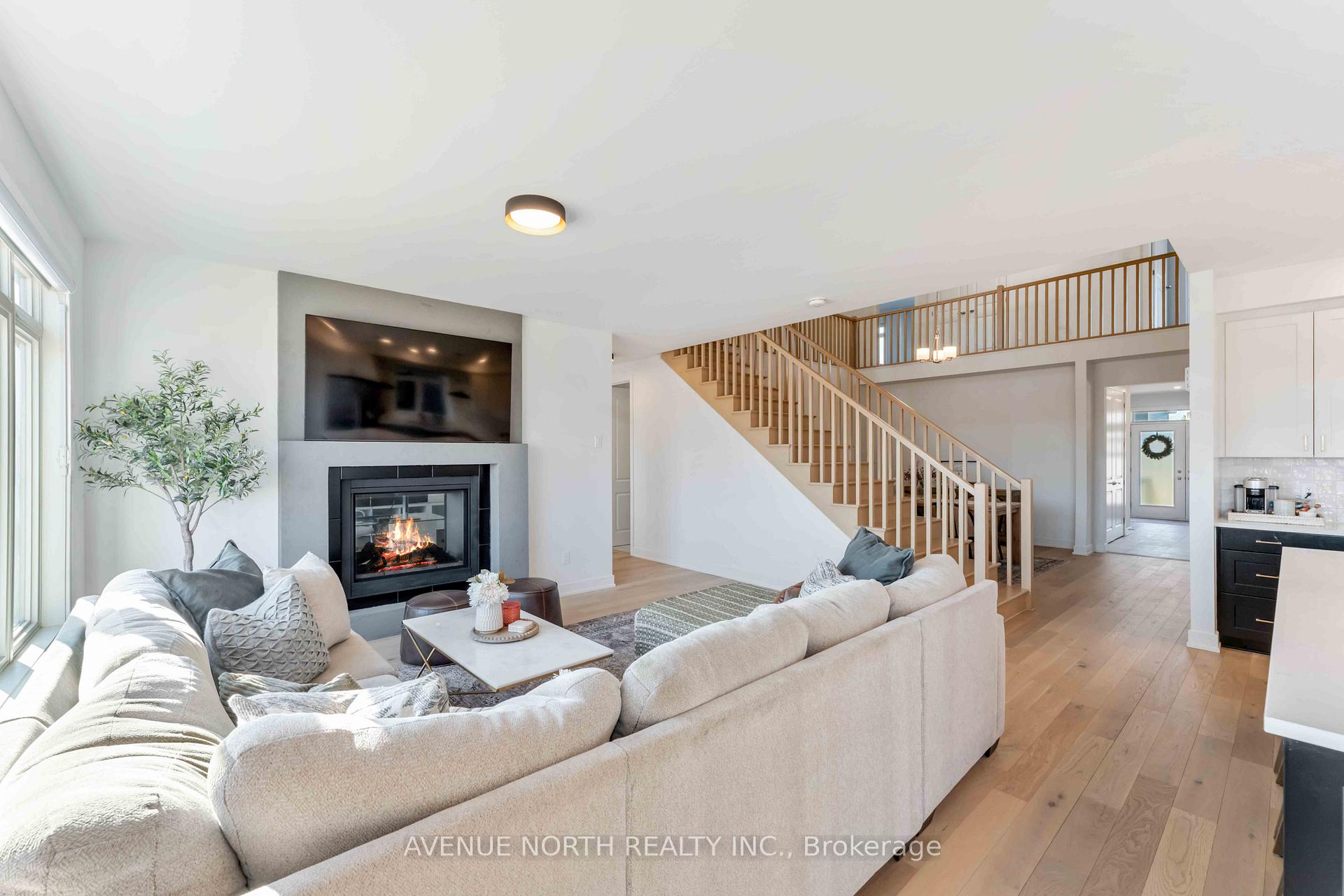 Photo 10 of 136 Winterhaven Drive, Ottawa, Mer Bleue/Bradley Estates/Anderson Park — HOMEH