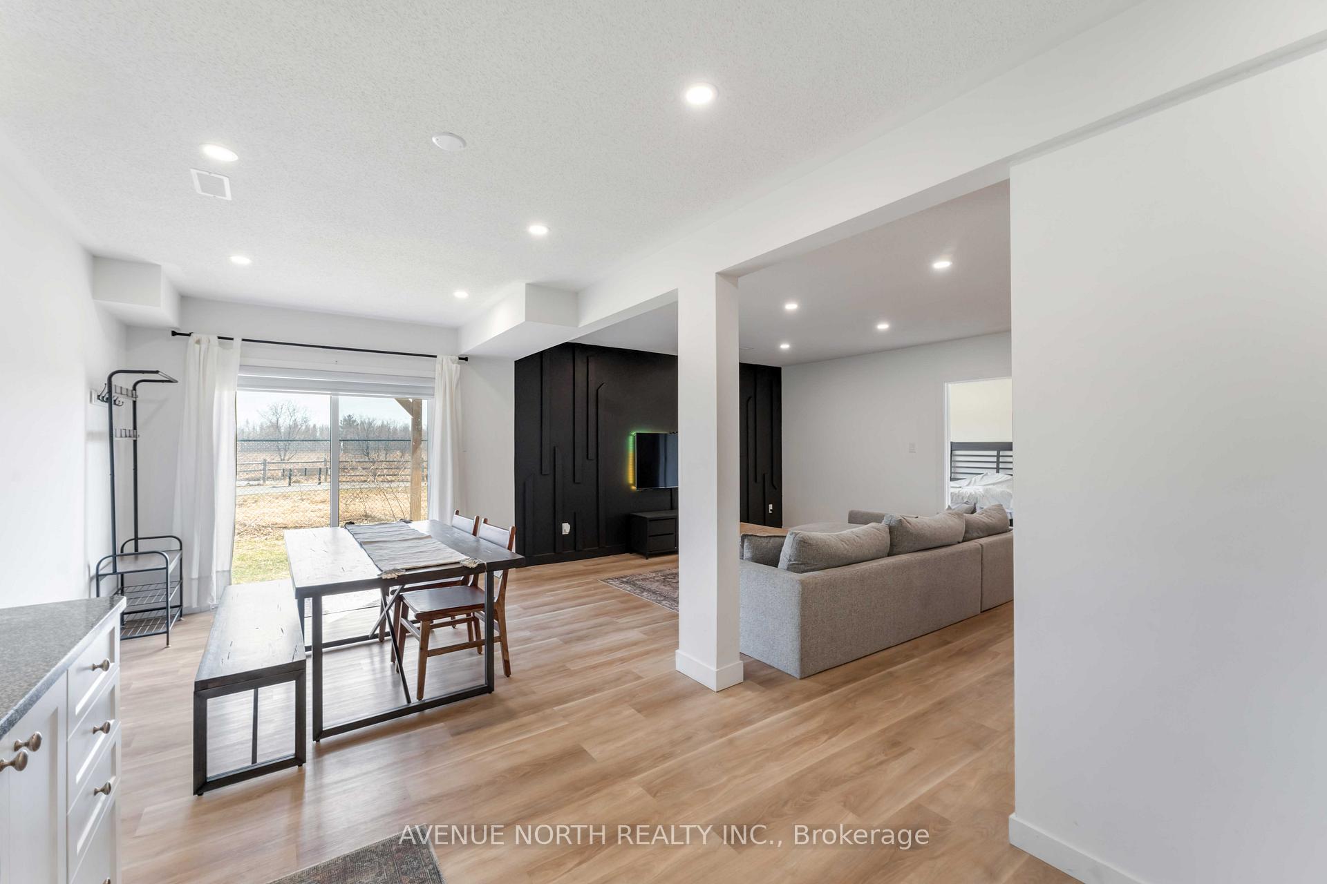 Photo 41 of 136 Winterhaven Drive, Ottawa, Mer Bleue/Bradley Estates/Anderson Park — HOMEH