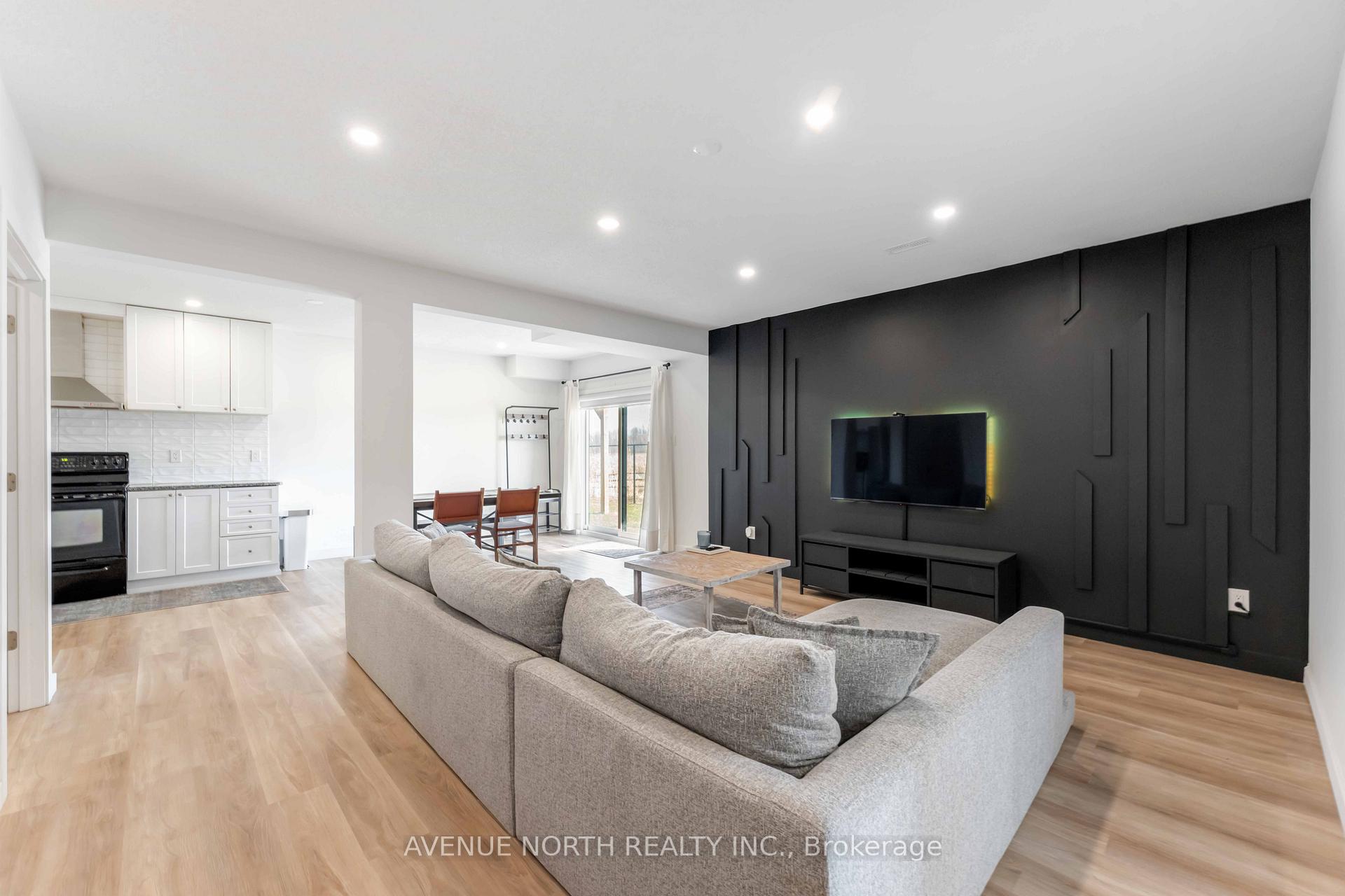 Photo 43 of 136 Winterhaven Drive, Ottawa, Mer Bleue/Bradley Estates/Anderson Park — HOMEH