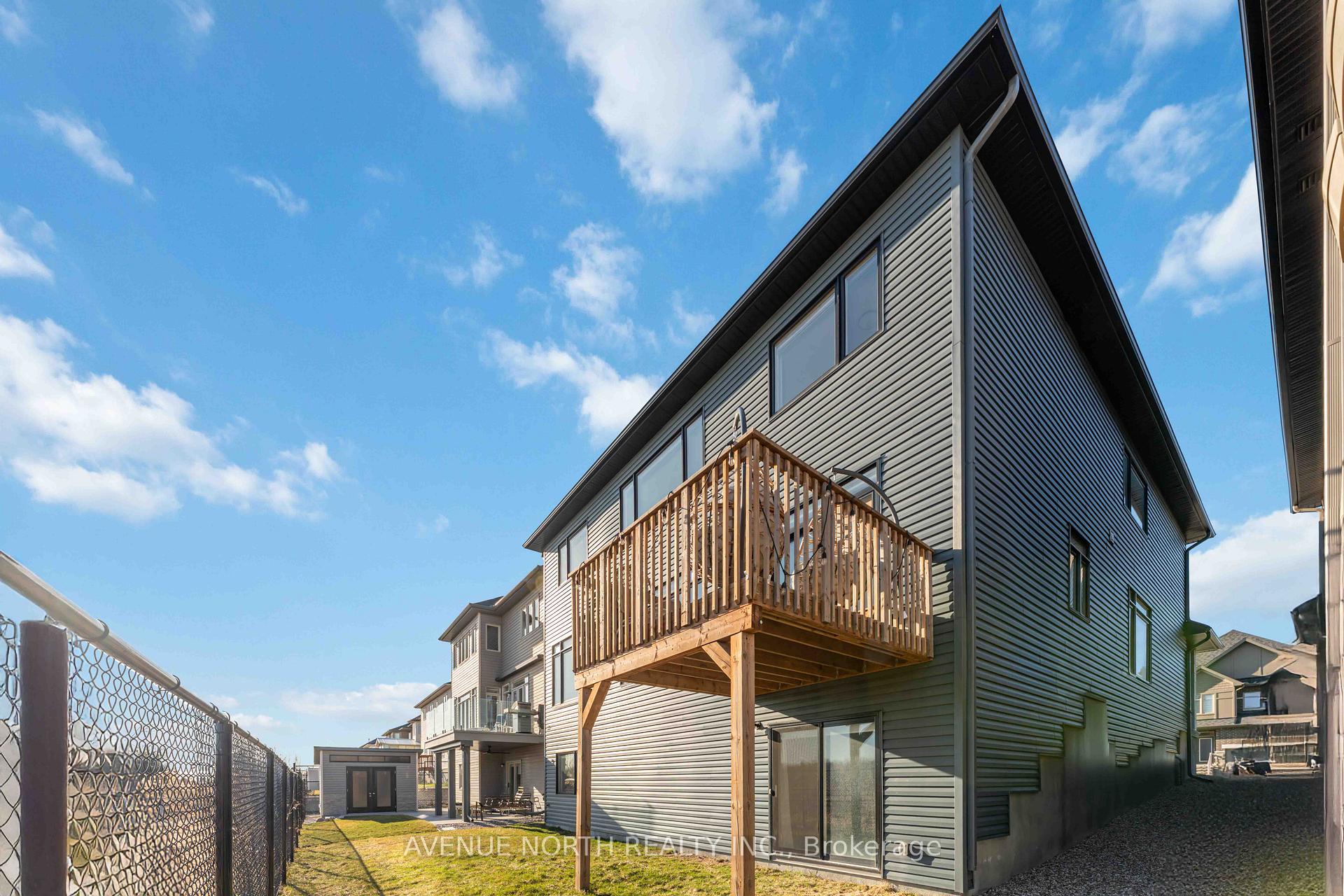 Photo 48 of 136 Winterhaven Drive, Ottawa, Mer Bleue/Bradley Estates/Anderson Park — HOMEH