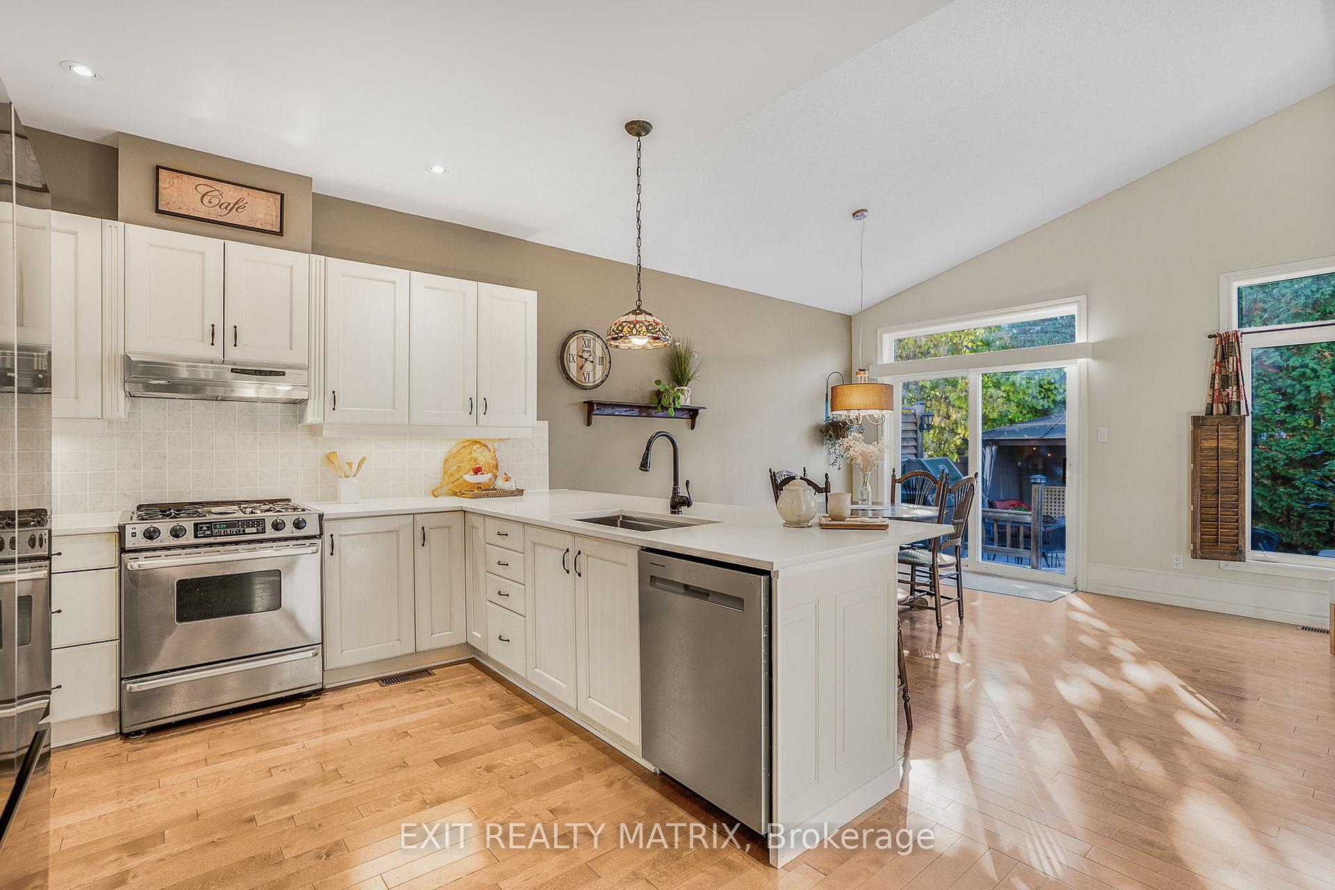 Photo 10 of 928 Scala Avenue, Ottawa, Notting Hill/Summerside — HOMEH