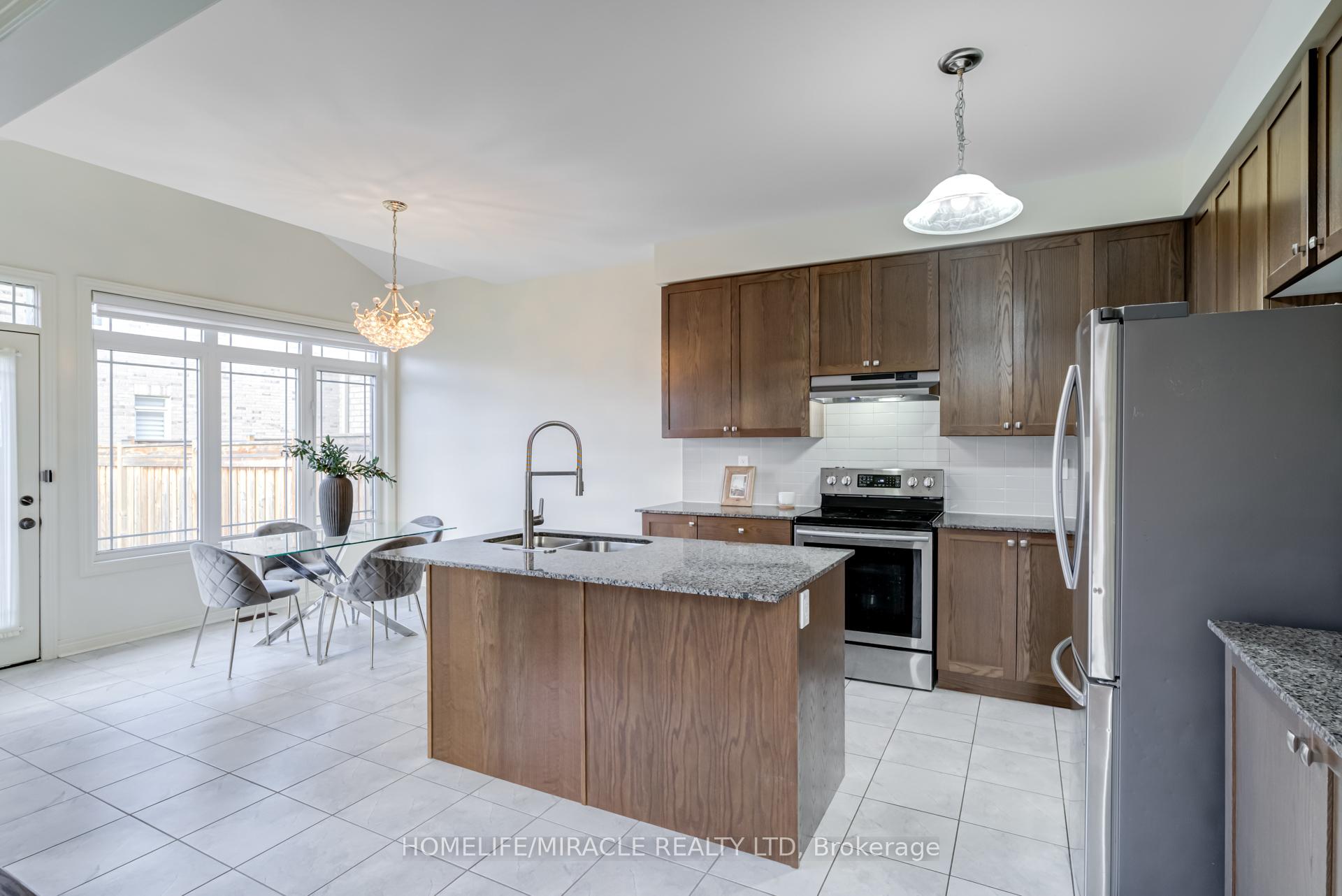 Photo 13 of 41 Atkinson Crescent, New Tecumseth, Alliston — HOMEH