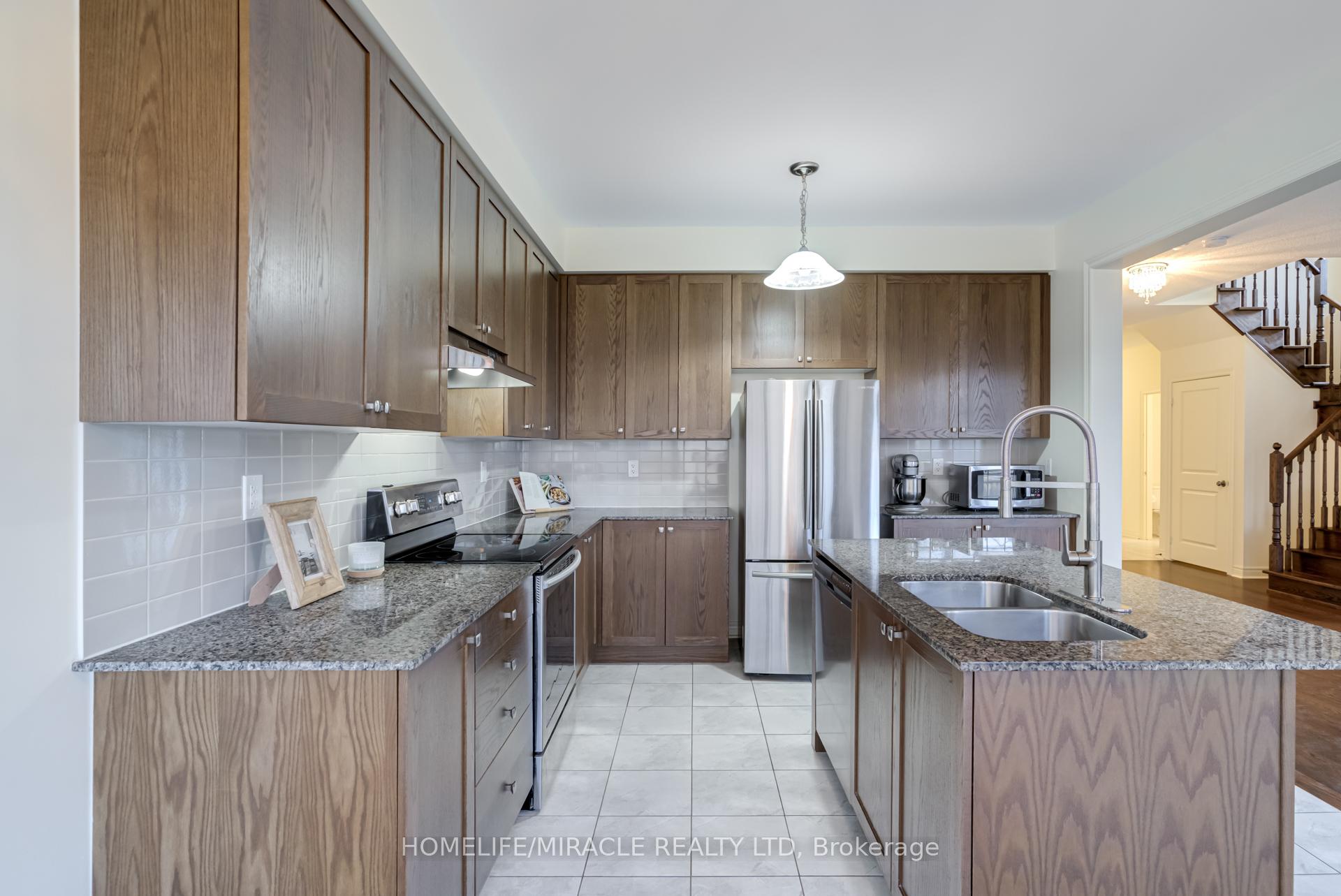 Photo 15 of 41 Atkinson Crescent, New Tecumseth, Alliston — HOMEH