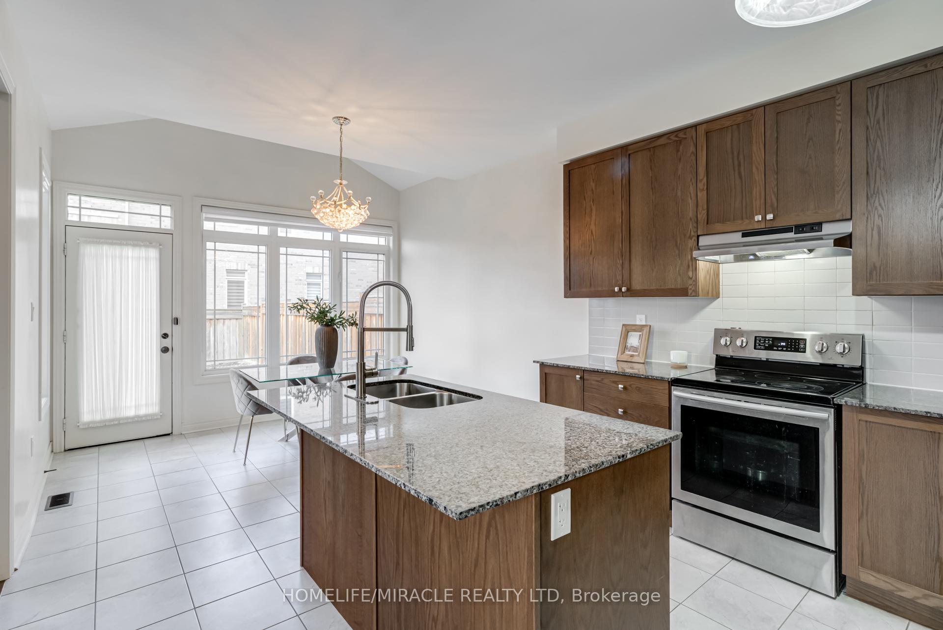 Photo 18 of 41 Atkinson Crescent, New Tecumseth, Alliston — HOMEH