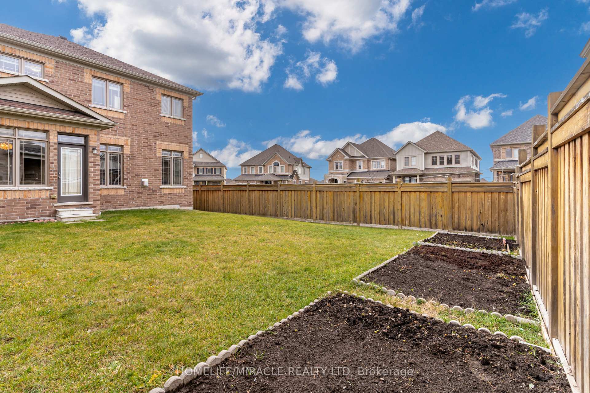Photo 46 of 41 Atkinson Crescent, New Tecumseth, Alliston — HOMEH