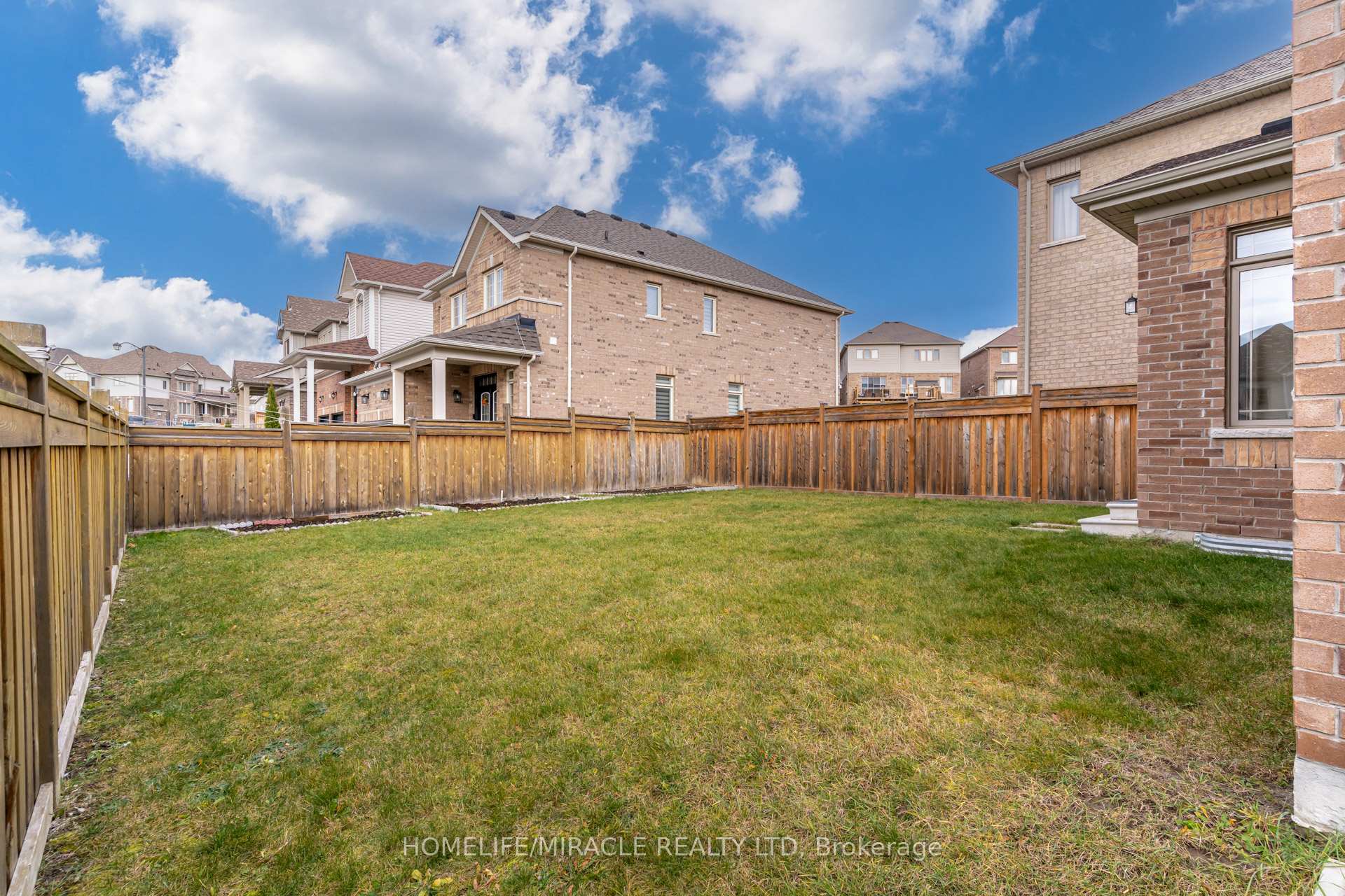 Photo 48 of 41 Atkinson Crescent, New Tecumseth, Alliston — HOMEH