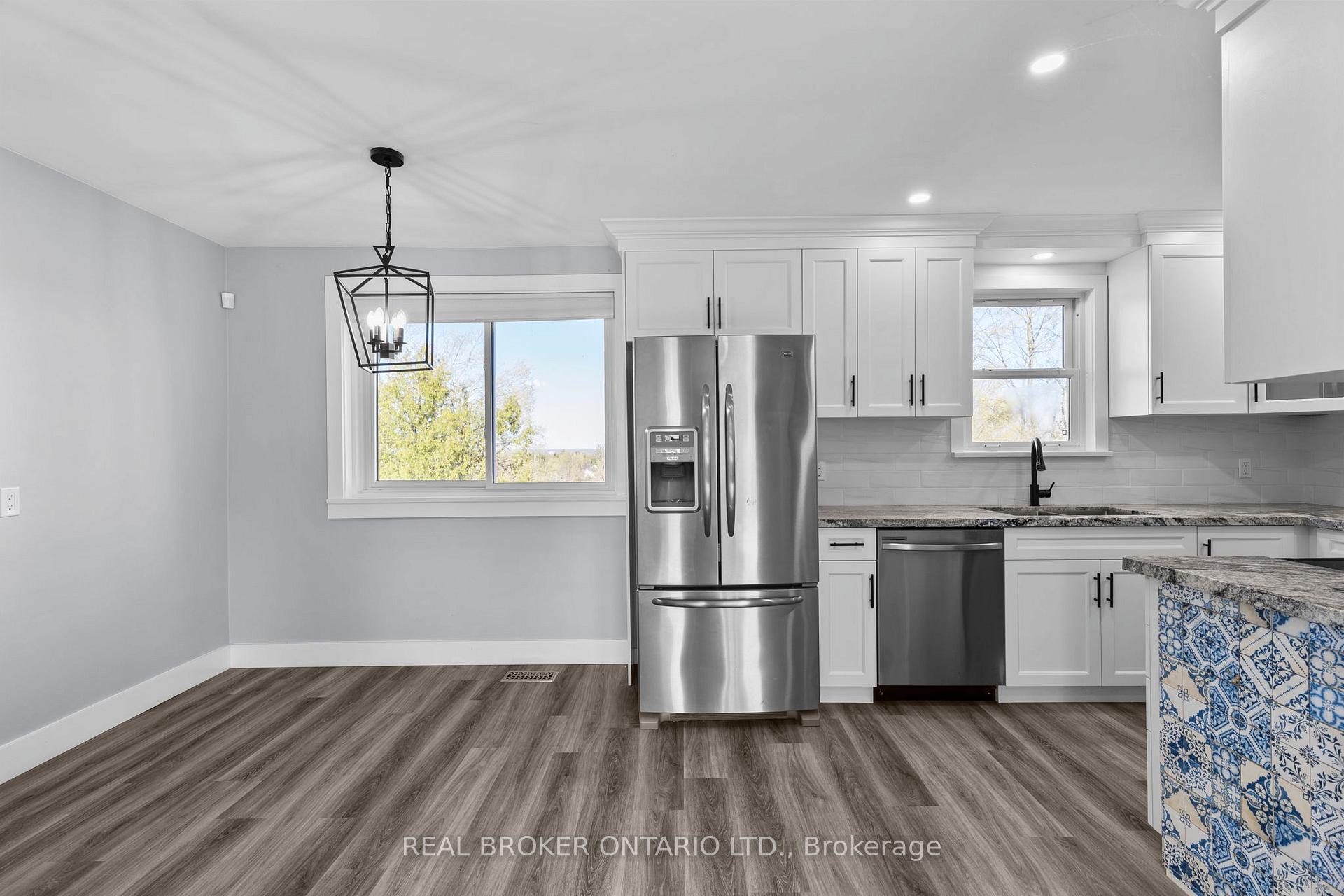 Photo 5 of 42 Charles Road, Orillia — HOMEH