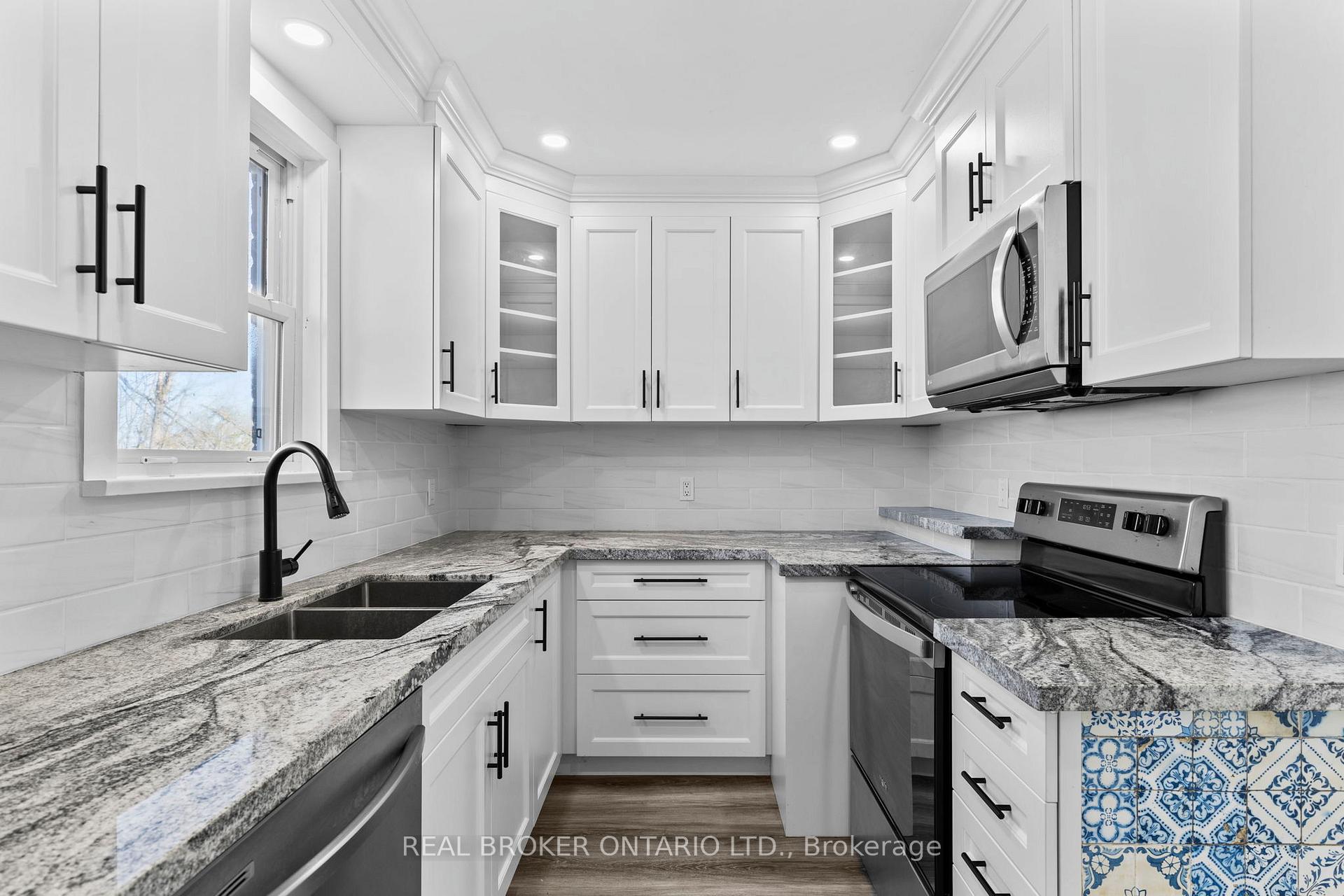 Photo 7 of 42 Charles Road, Orillia — HOMEH
