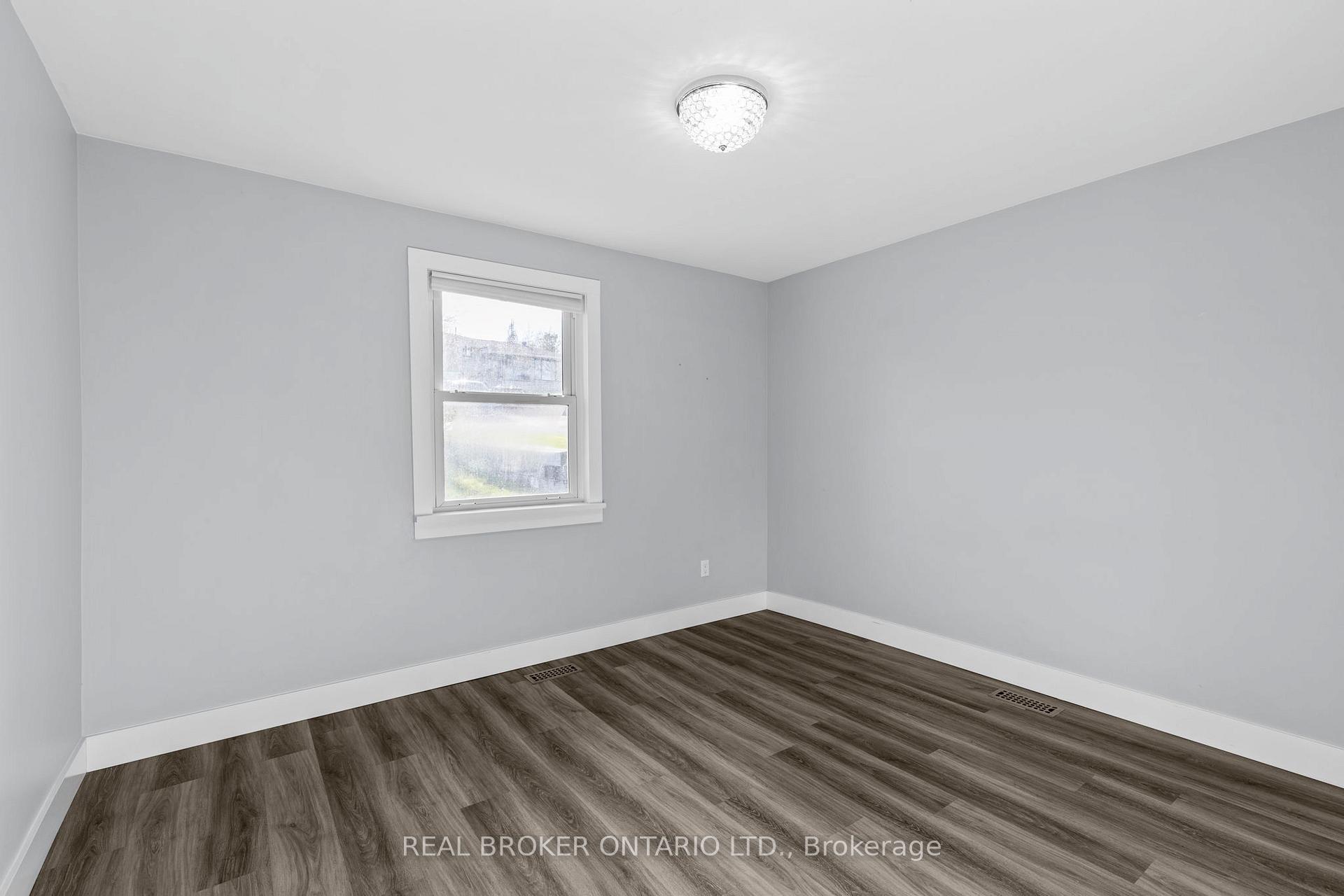 Photo 12 of 42 Charles Road, Orillia — HOMEH