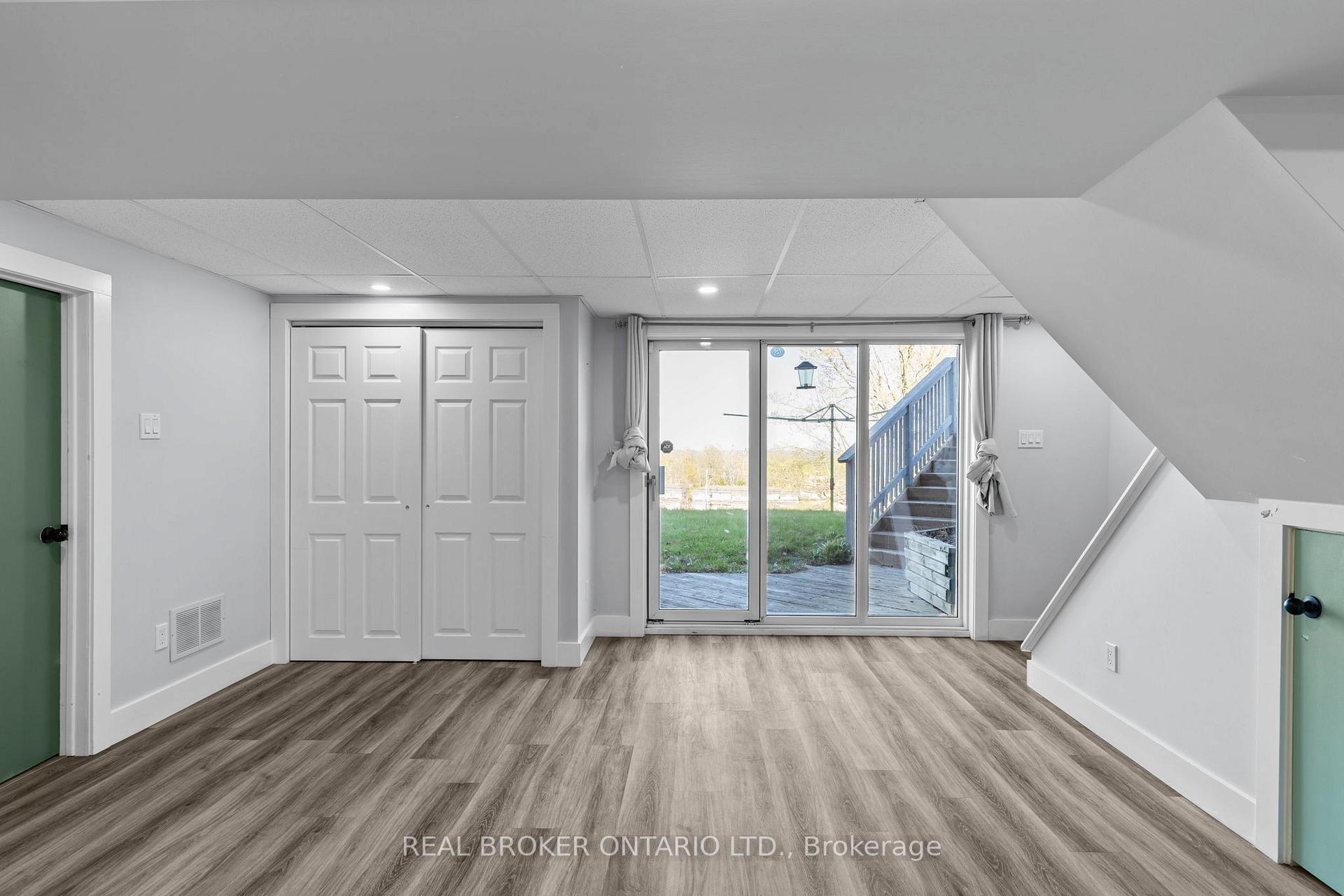 Photo 16 of 42 Charles Road, Orillia — HOMEH