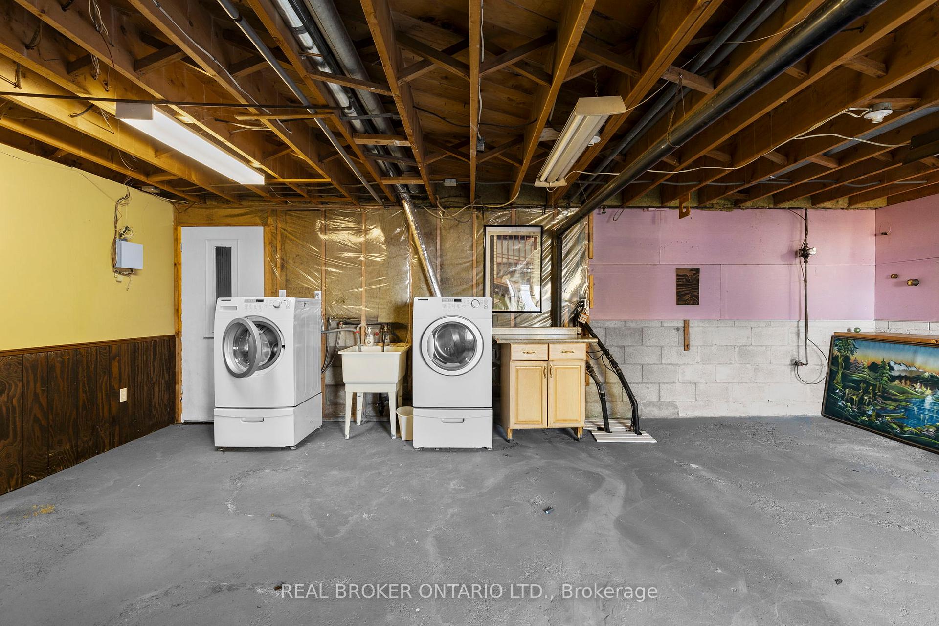 Photo 17 of 42 Charles Road, Orillia — HOMEH