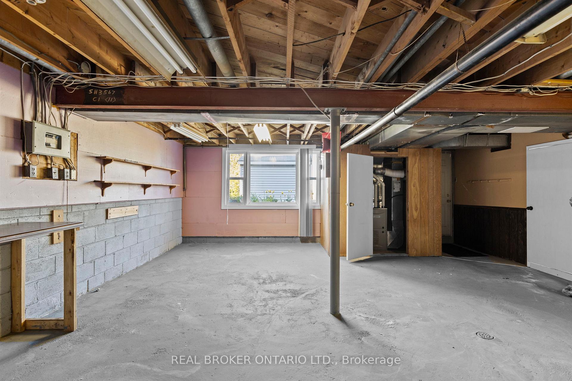 Photo 18 of 42 Charles Road, Orillia — HOMEH