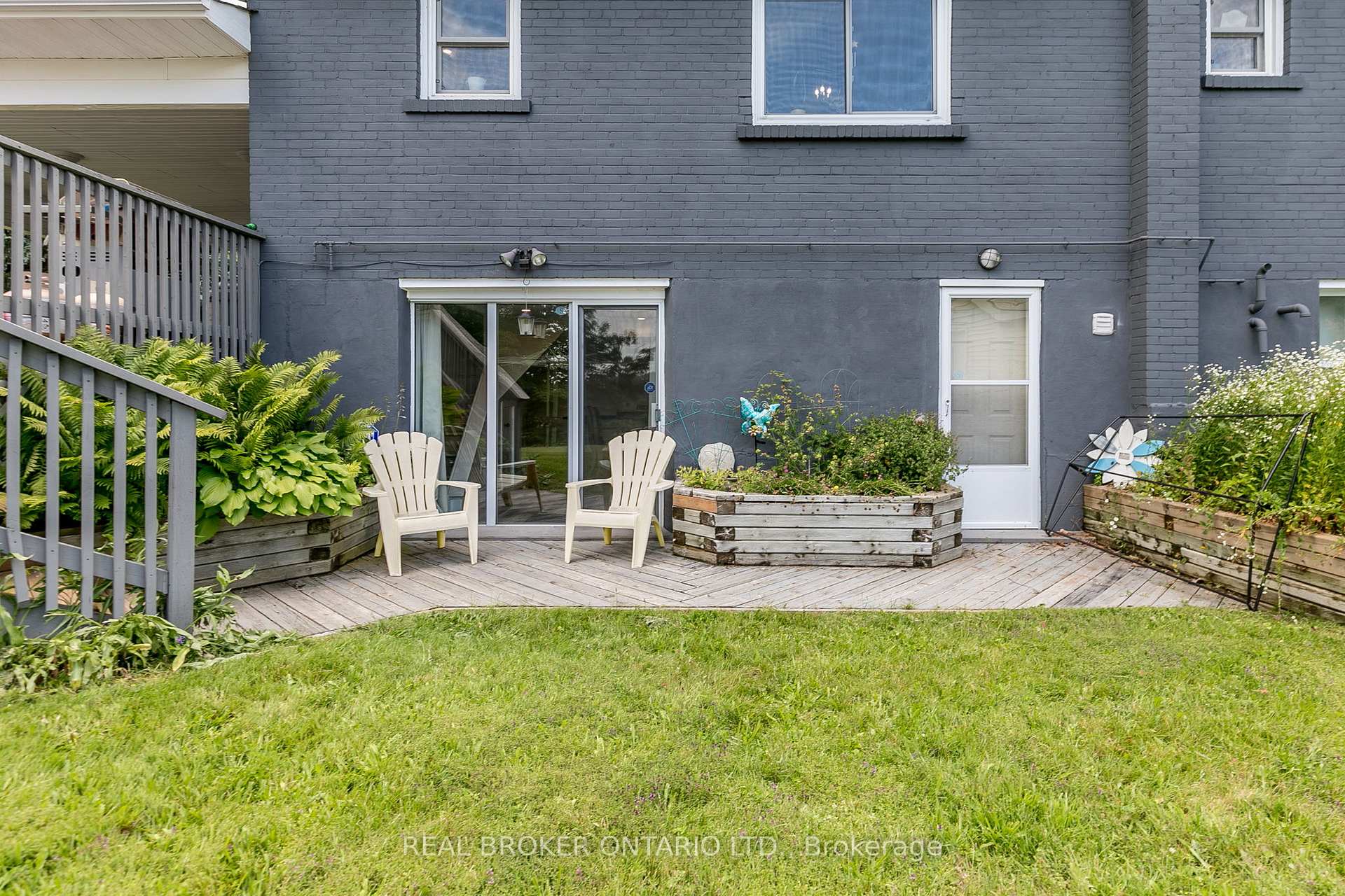 Photo 25 of 42 Charles Road, Orillia — HOMEH