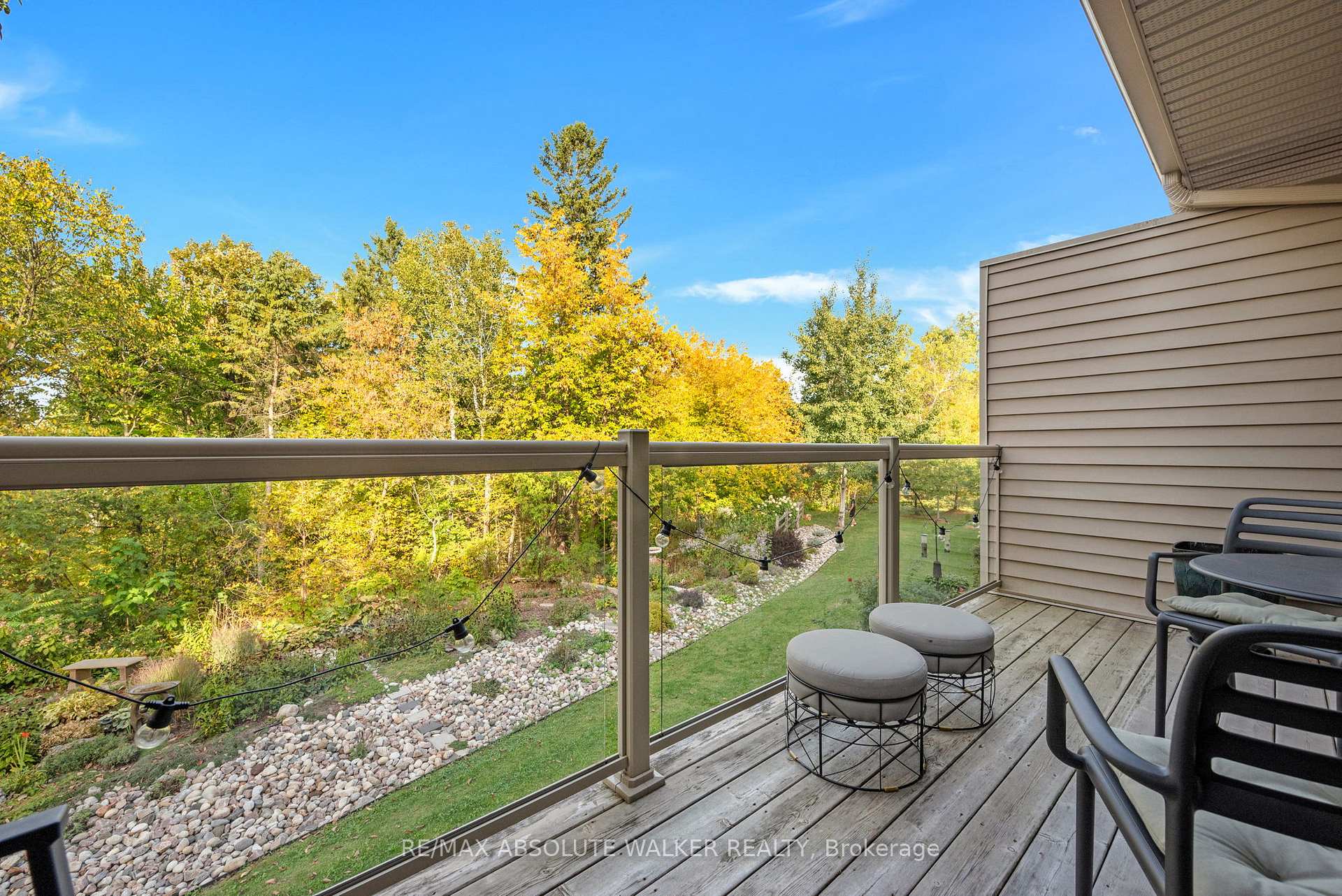 Photo 2 of 49 Aveia Private, Ottawa, Springridge/East Village — HOMEH