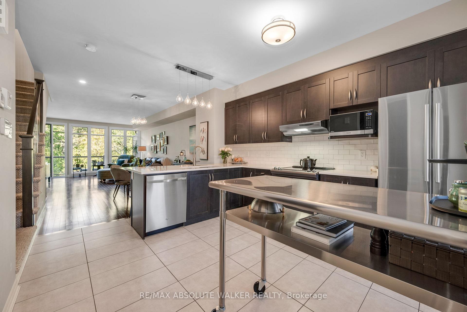 Photo 7 of 49 Aveia Private, Ottawa, Springridge/East Village — HOMEH