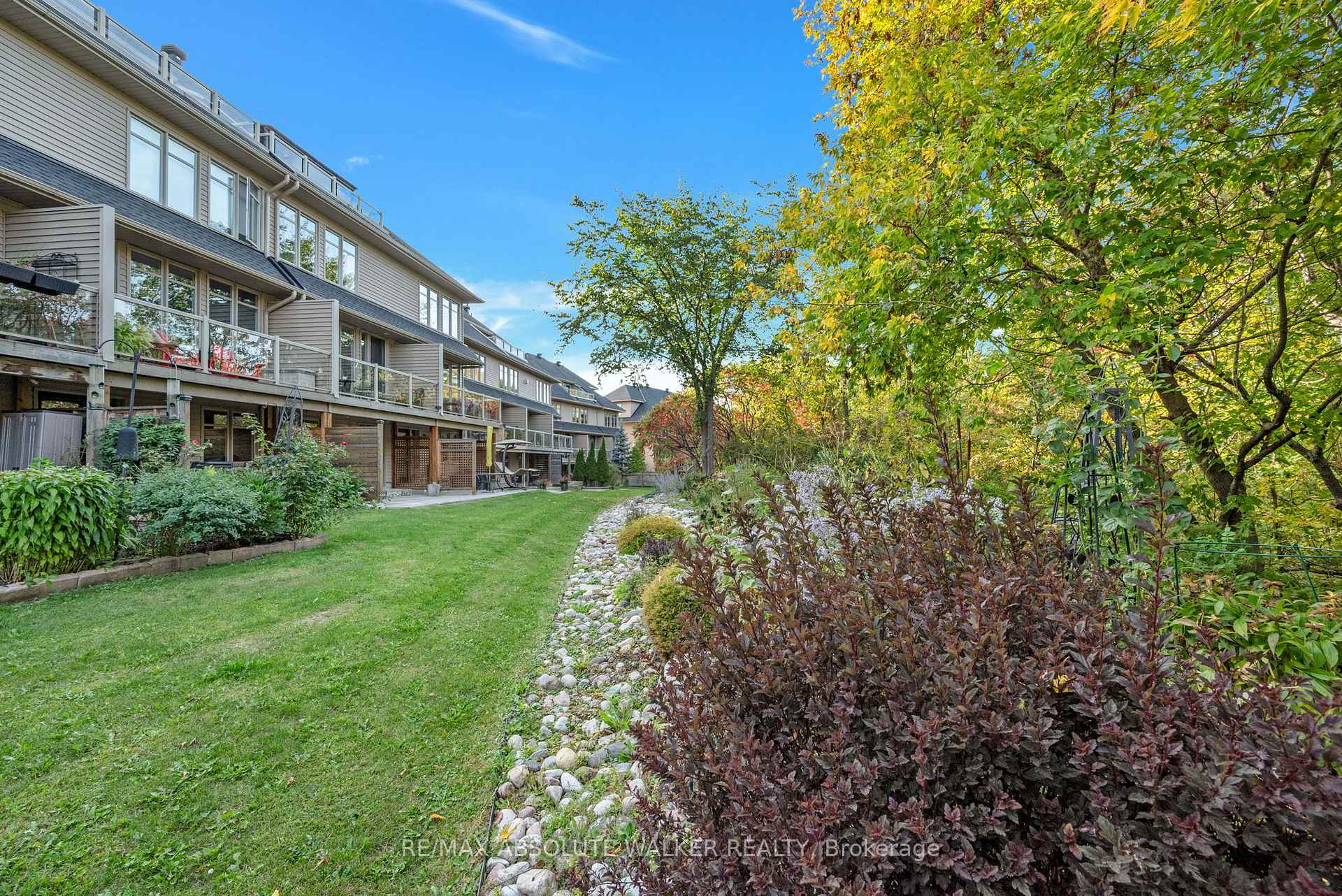 Photo 39 of 49 Aveia Private, Ottawa, Springridge/East Village — HOMEH