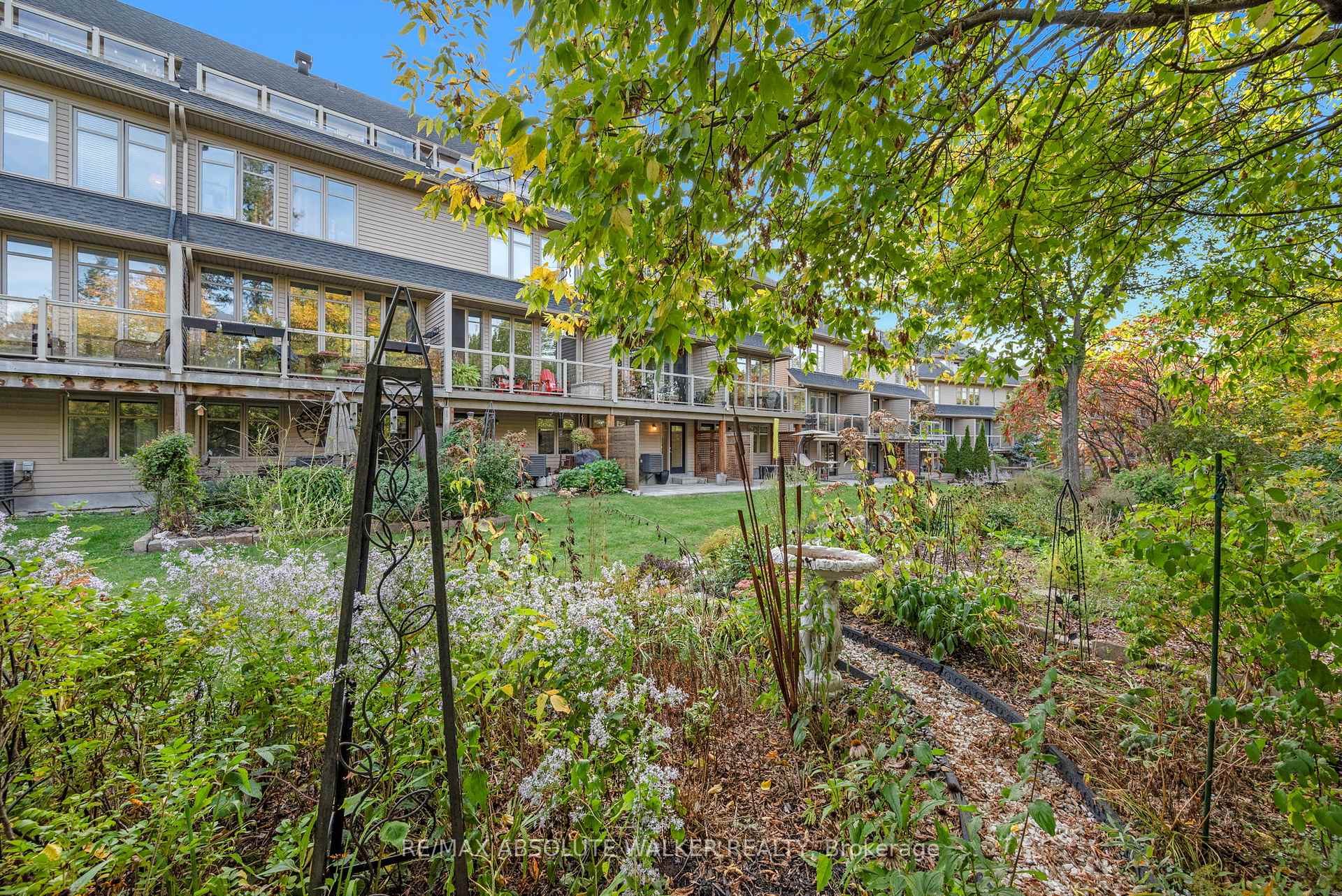 Photo 40 of 49 Aveia Private, Ottawa, Springridge/East Village — HOMEH