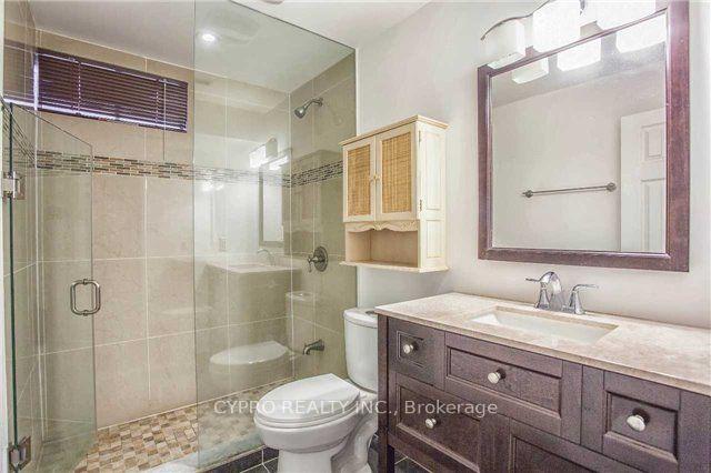 Photo 8 of 22 Eugenia Court, Markham, Markville — HOMEH