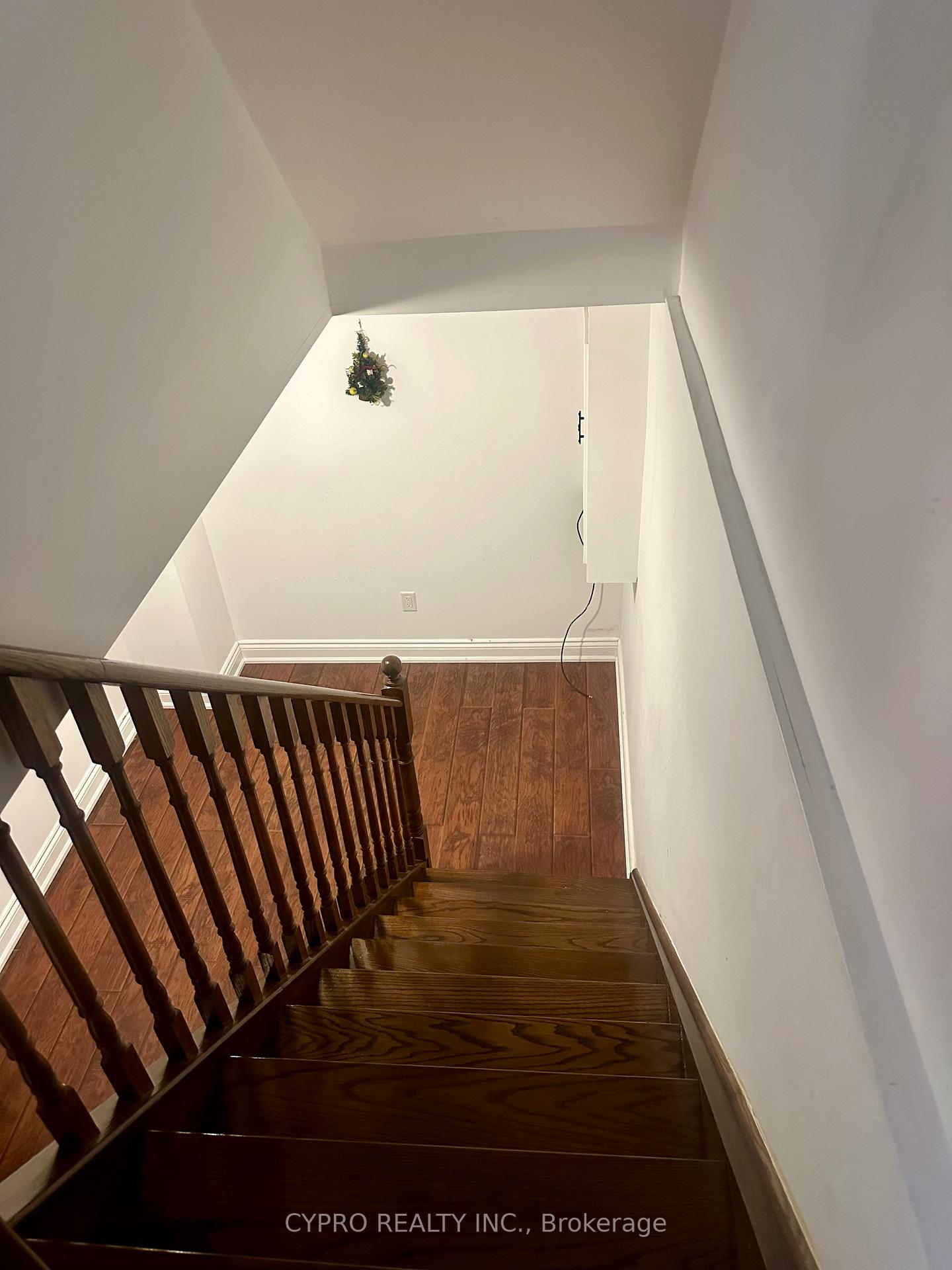 Photo 12 of 22 Eugenia Court, Markham, Markville — HOMEH