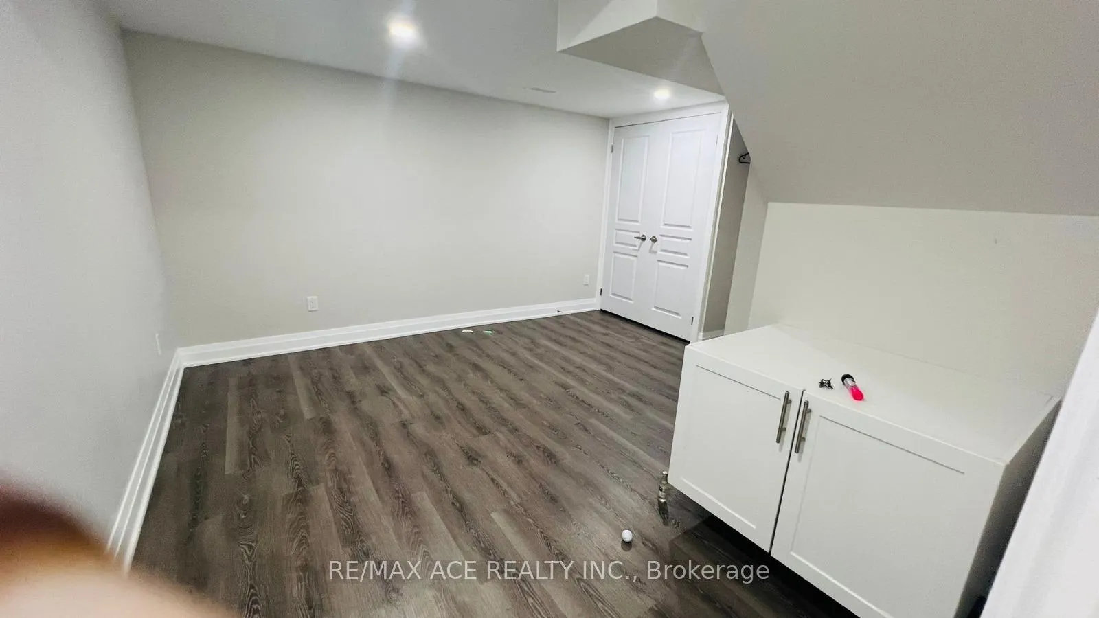 Photo 5 of Unit Bsmt, 2450 Bridle Road, Oshawa, Windfields — HOMEH