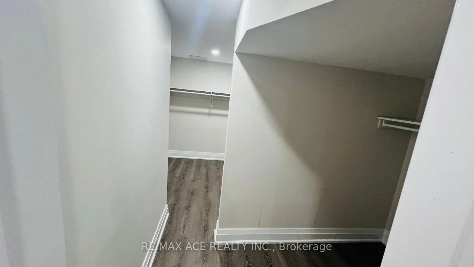 Photo 6 of Unit Bsmt, 2450 Bridle Road, Oshawa, Windfields — HOMEH