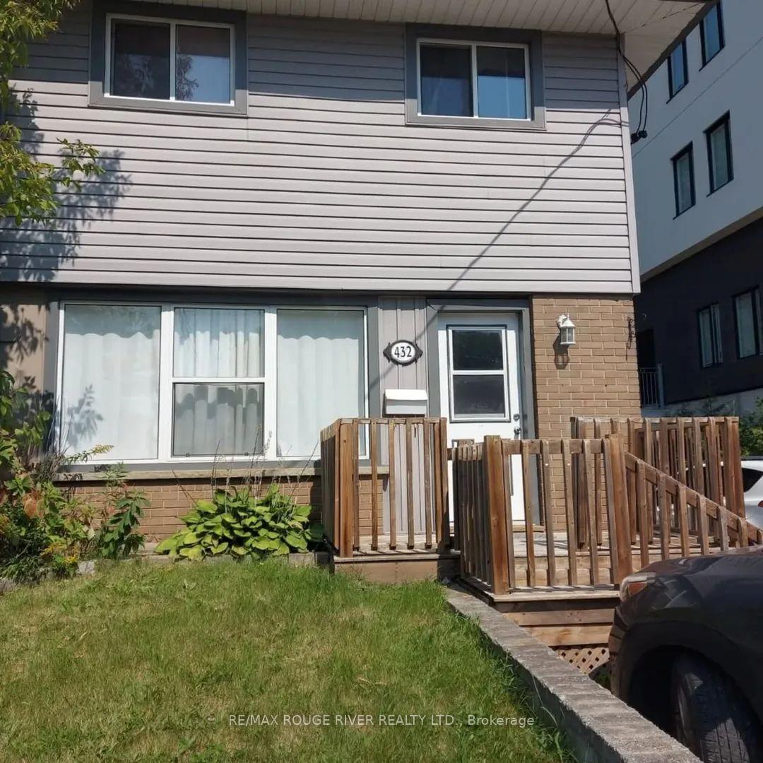 Front of 432 Bloor Street E