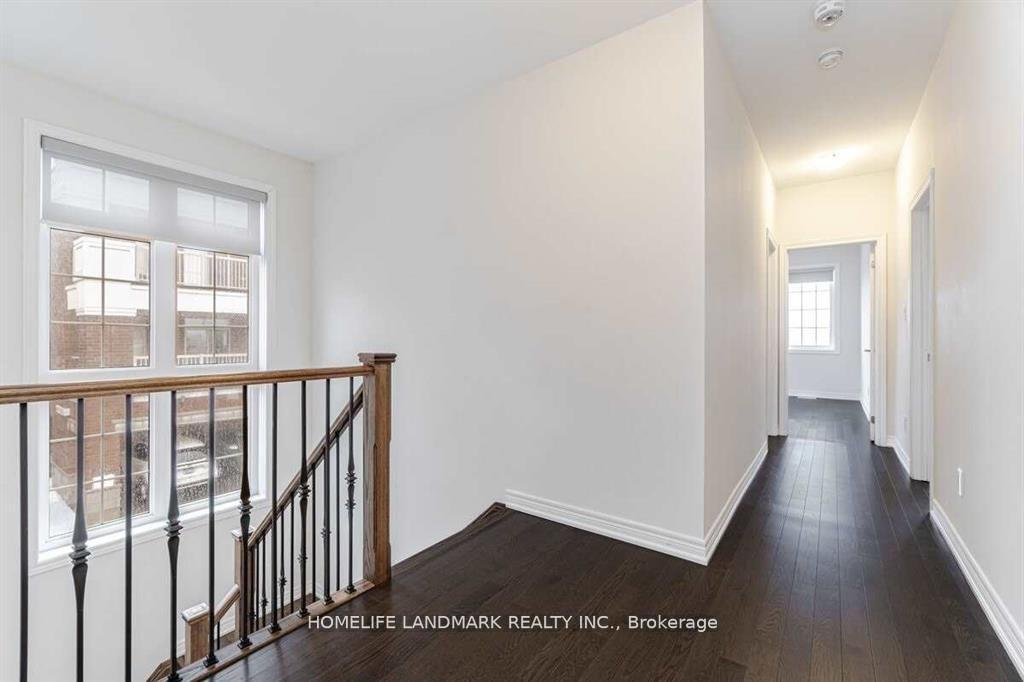 Photo 3 of 105 Decast Crescent, Markham, Box Grove — HOMEH