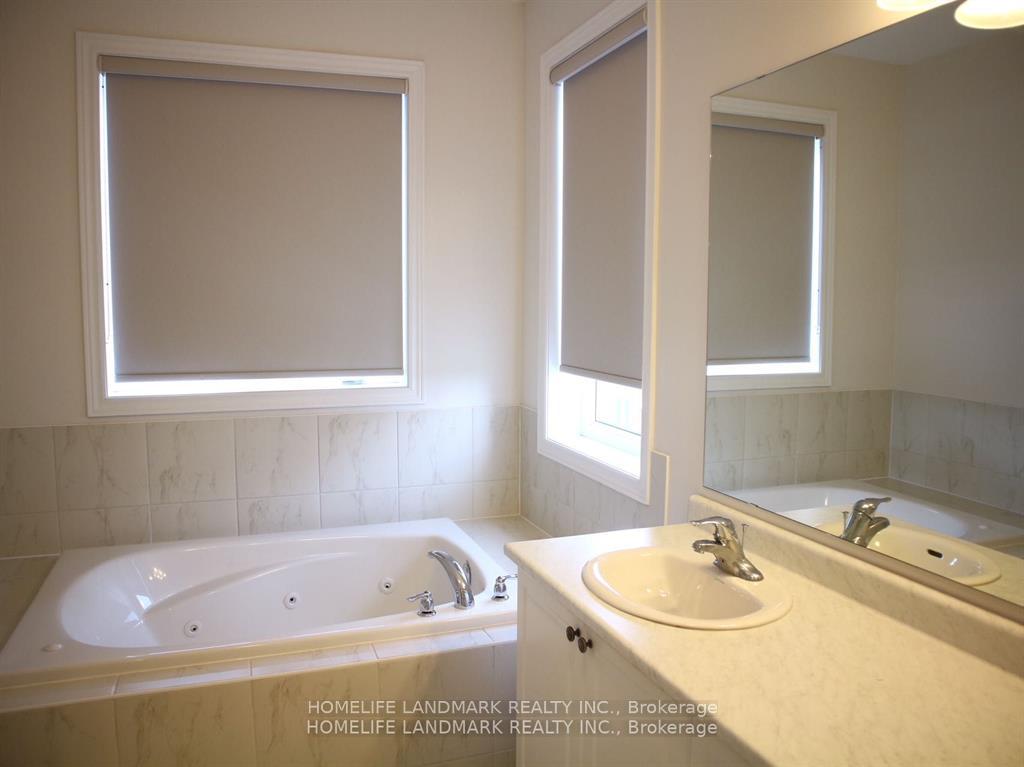 Photo 10 of 105 Decast Crescent, Markham, Box Grove — HOMEH
