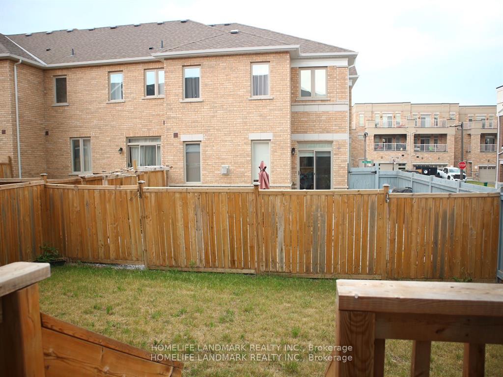 Photo 12 of 105 Decast Crescent, Markham, Box Grove — HOMEH