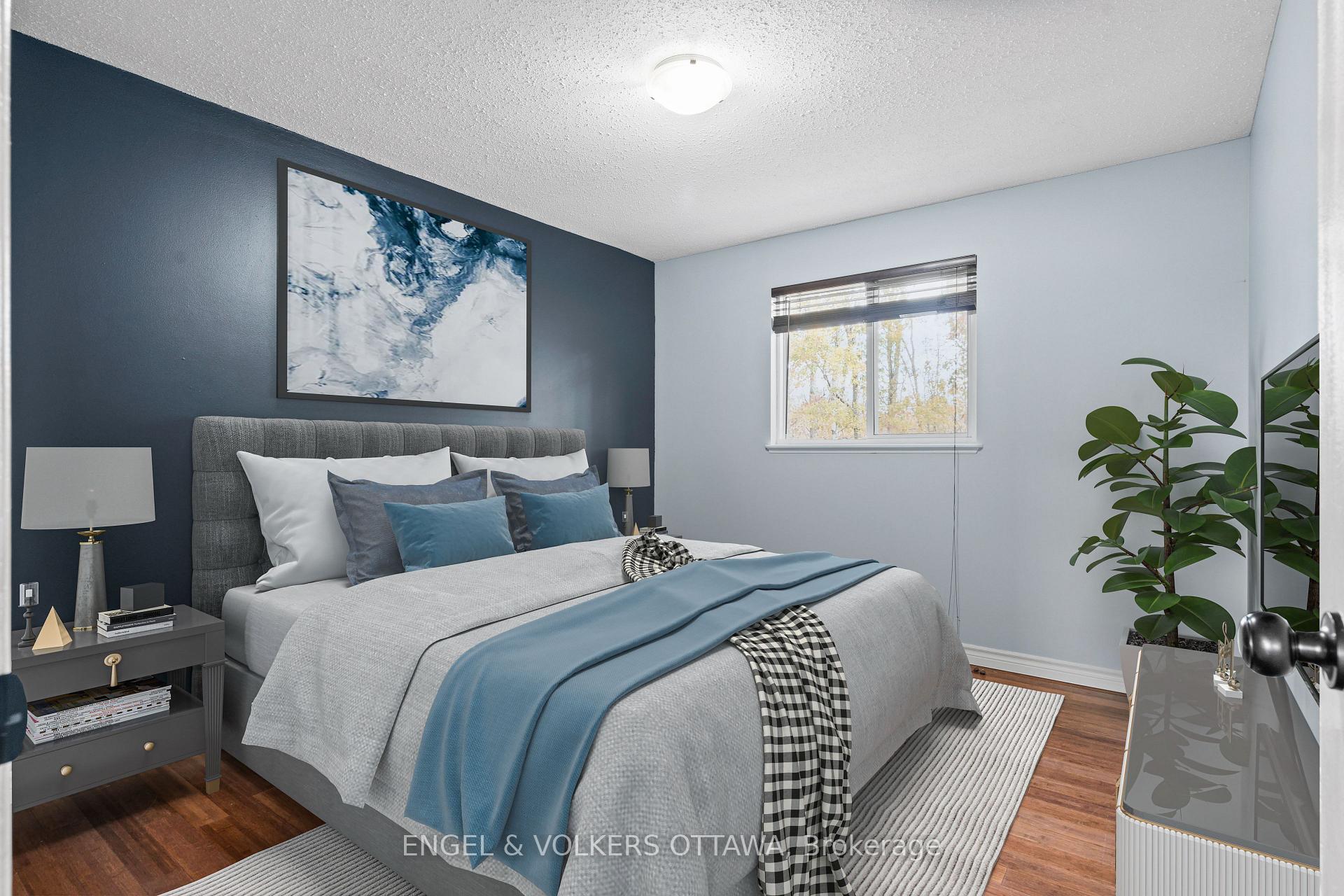 Photo 3 of 4720 Whispering Willow Drive, Ottawa, Sarsfield/Bearbrook — HOMEH
