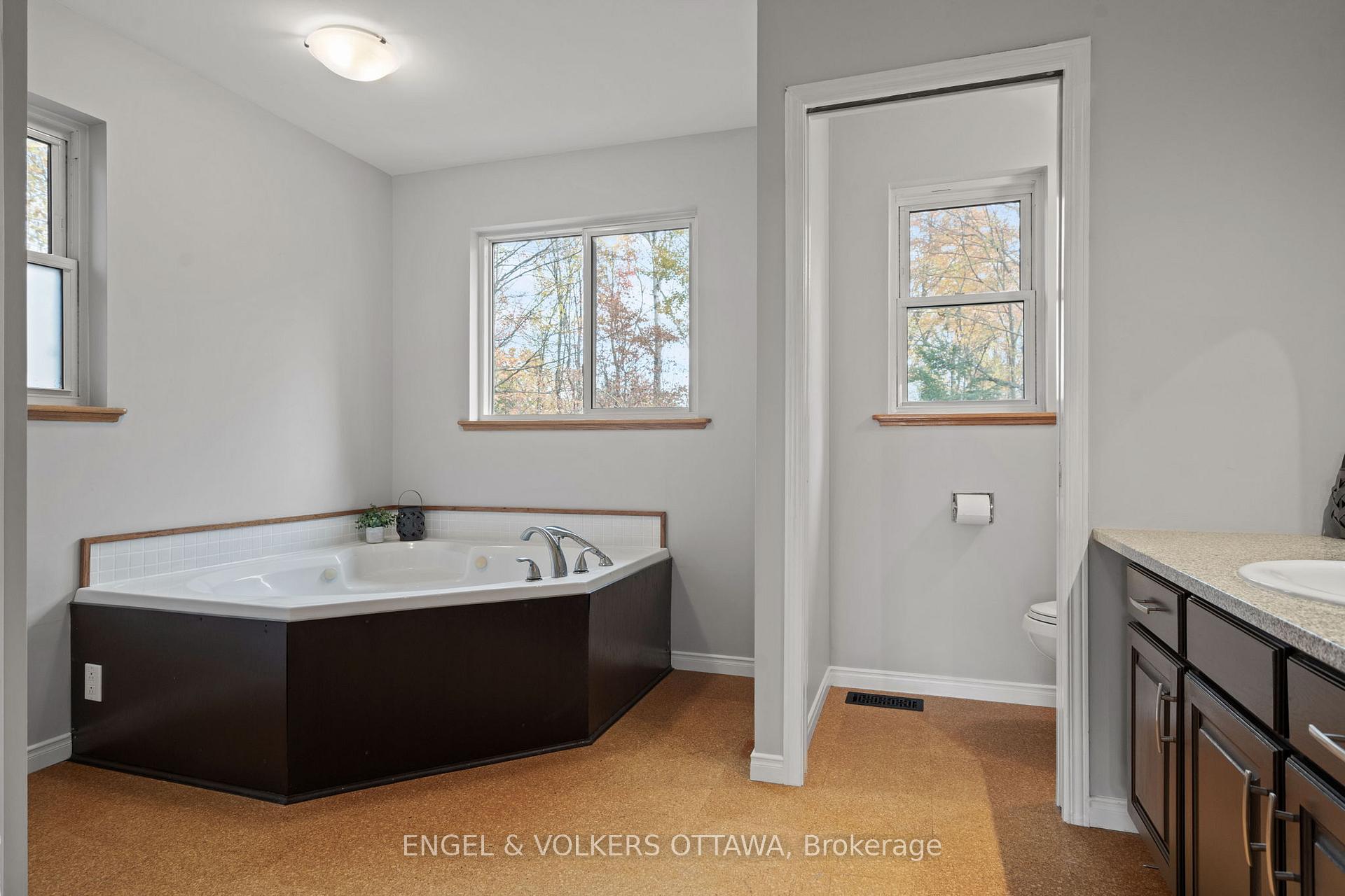 Photo 8 of 4720 Whispering Willow Drive, Ottawa, Sarsfield/Bearbrook — HOMEH