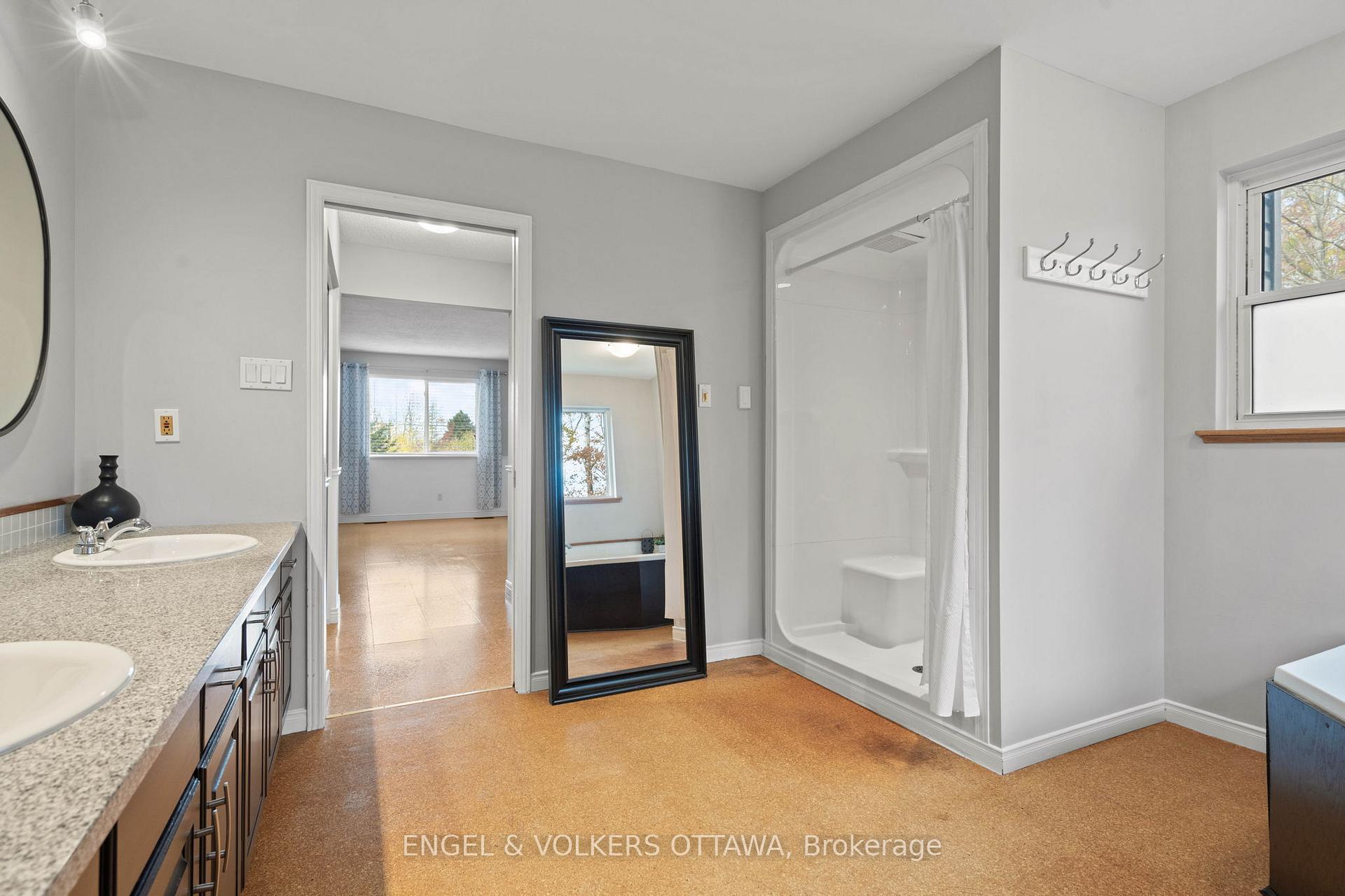 Photo 9 of 4720 Whispering Willow Drive, Ottawa, Sarsfield/Bearbrook — HOMEH