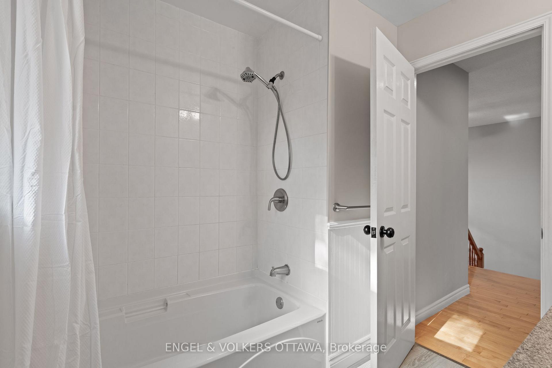 Photo 12 of 4720 Whispering Willow Drive, Ottawa, Sarsfield/Bearbrook — HOMEH